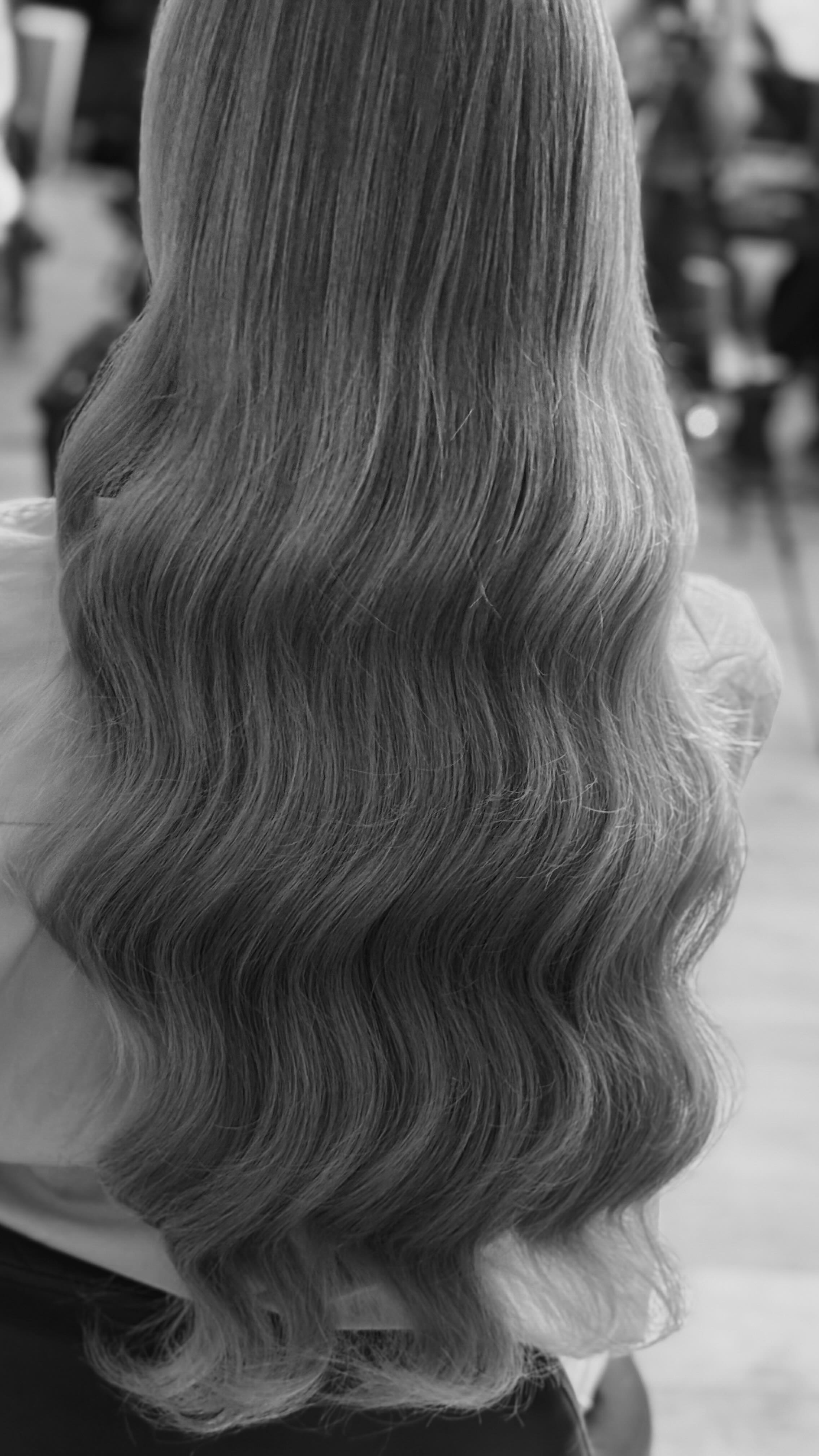 Couldn’t not use this music … this music is how I feel whenever I am styling Hollywood waves… basically sends me into a relaxing trance 🌊
I feel like this music suits Rhi right down to the core !
#hollywoodwaves #bridgetonmusic #howtodohollywoodwaves #curlingcream #melissaoldridge
