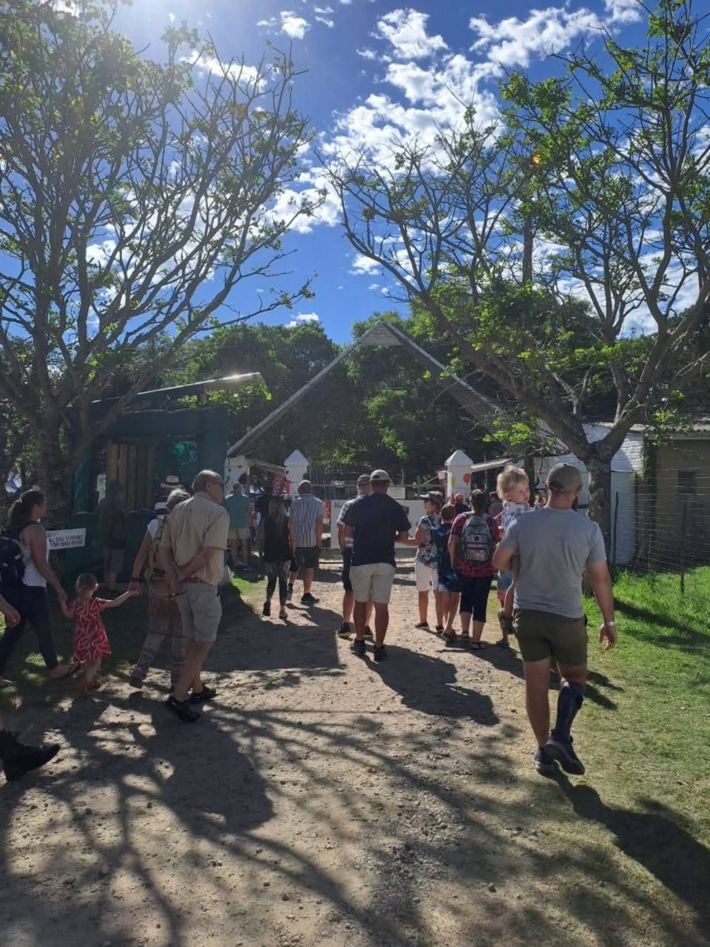 Day three and things are hotting up...
If you haven't already checked out our full program of events for this weekend then you don't know what you are missing! www.bathurstshow.org
We have everything from tractors to runner ducks, kiddies crafts and craft coffee, auctions to stalls and a whole lot of horses!
See you soon!