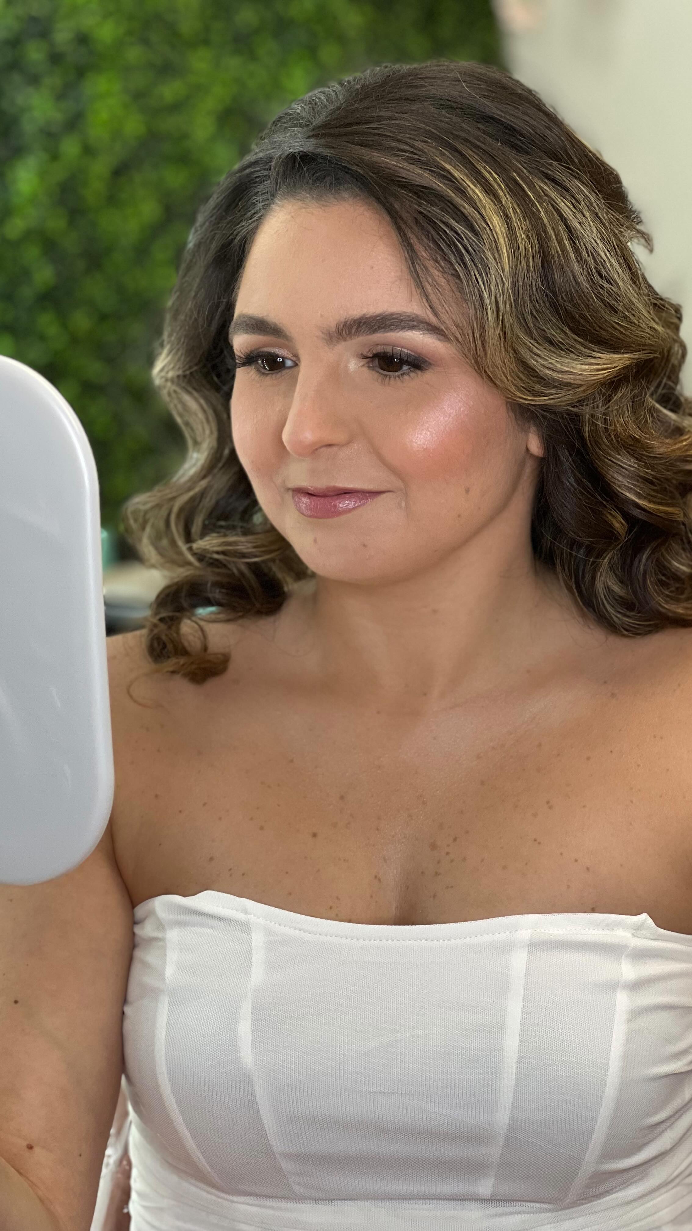 One chair. One moment… and a memory you’ll carry forever 🤍✨
Your dream bridal glam is one chair away—and that chair has your name on it 👰🏽♀️💫
At Beauty and the Blush, it’s more than glam… it’s a moment, a feeling, a full experience 💄
Book your Beauty and the Blush experience today 🤍✨
💋Steph ✂️Tracy
#BeautyAndTheBlush #BridalGlam #BrideToBe #LuxuryBridal WeddingGlam SoftGlam BridalMakeup GlamSquad NJBrides NYCBrides BridalBeauty MakeupArtist EventGlam BridalExperience