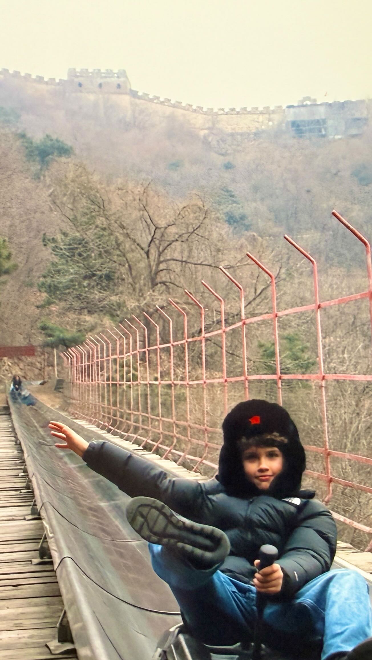 #POV high-speed sledding down the #greatwallofchina
Pretty sure Dapper Jr. and I hit Mach 1 in a few sections. 😂 🛷⚡️
#china #travel #travelling