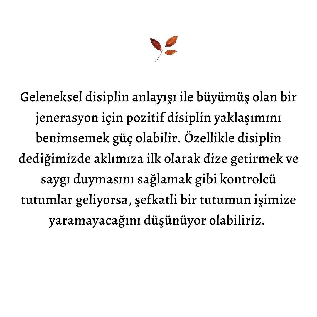 🌱Katı, eleştirel tutumlar ve korkuyla hizaya getirmeye çalışan ebeveyn, akraba ya da belki de öğretmenlerimizin seslerini hatırlayabilirsek o anlarda nasıl hissettiğimizi de hatırlayabiliriz. Utanmış, korkmuş, kaygılanmış, belki öfkeli, üzüntülü ve çaresiz…
🌱 ‘’Bu duyguları hissederken, aklınızdan daha uyumlu olmak ya da daha iyi davranışlar sergilemek geçiyor muydu?’’ diye sormuştu Jane Nelsen. Sonra eklemişti: ‘’Bir çocuğa kötü hissettirerek onu iyi bir davranışa yönlendirebileceğimiz gibi çılgın bir fikre nereden kapıldık?’’
#gelenekseldisiplin #pozitifdisiplin #janenelsen #ödül #ceza #sefkatliebeveynlik #özdisiplin #onlineterapi #onlinepsikolog #psikoterapi #disiplin #ebeveynliktutumları #psikoloji