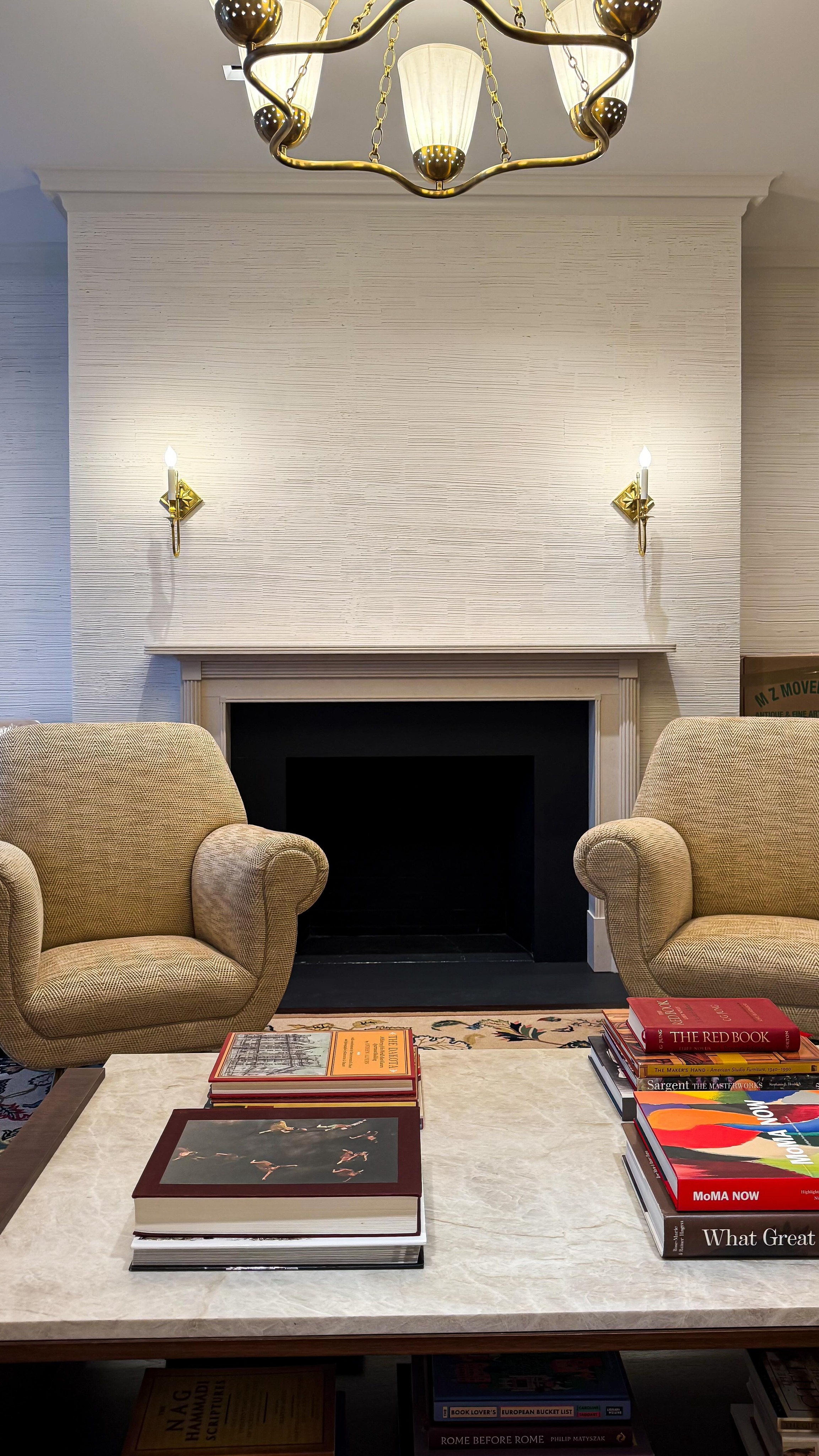 What began as a blank canvas truly transformed with this stunning texture. Created layer by layer to achieve depth. This piece really shifts with the light, subtle in some views, bold in others.
Park Ave, NYC
#venetianplaster #decorativefinishes #plasterwalls #nycdesign #luxuryinteriors