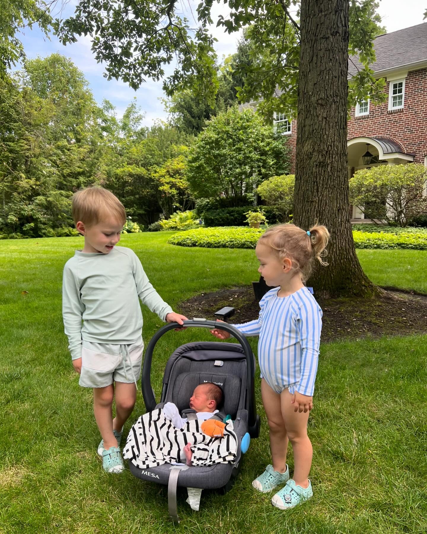 We welcomed Cooper Elizabeth to our family this week 🤍
Soaking up these early days and excited to add another assistant to the team!