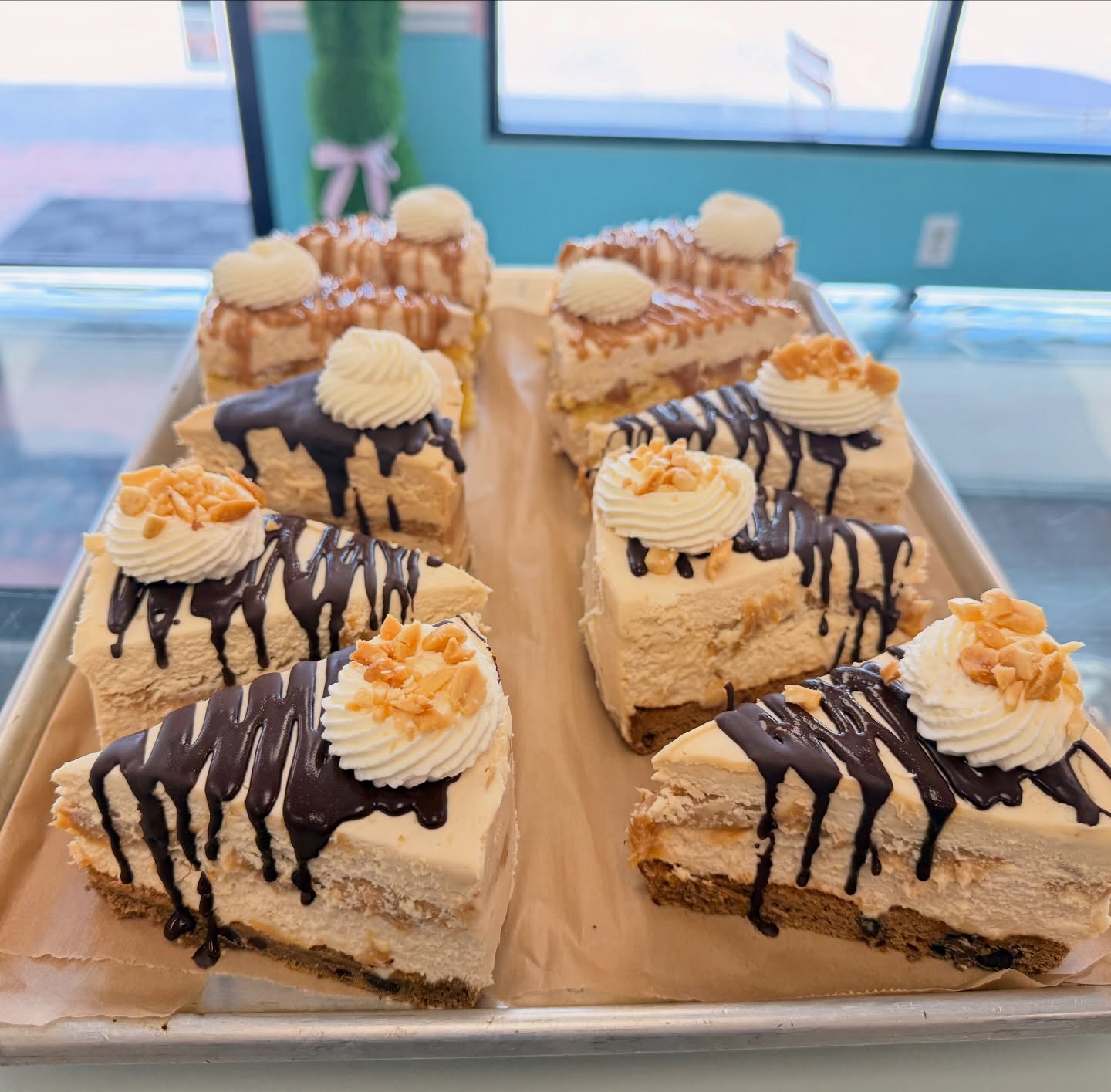 🍰🔥 CHEESECAKE SLICES ARE HERE!!! 🔥🍰
Not ONE… but TWO incredible flavors available TODAY!! 😍
🍎 Apple Caramel
🍫 Chocolate Chip Snickers
Both are absolutely LOADED with flavor — and the best part?
You get all the indulgence WITHOUT the guilt! 🙌
👉 NOW AVAILABLE in our showcase… come grab a slice before they’re gone!!!