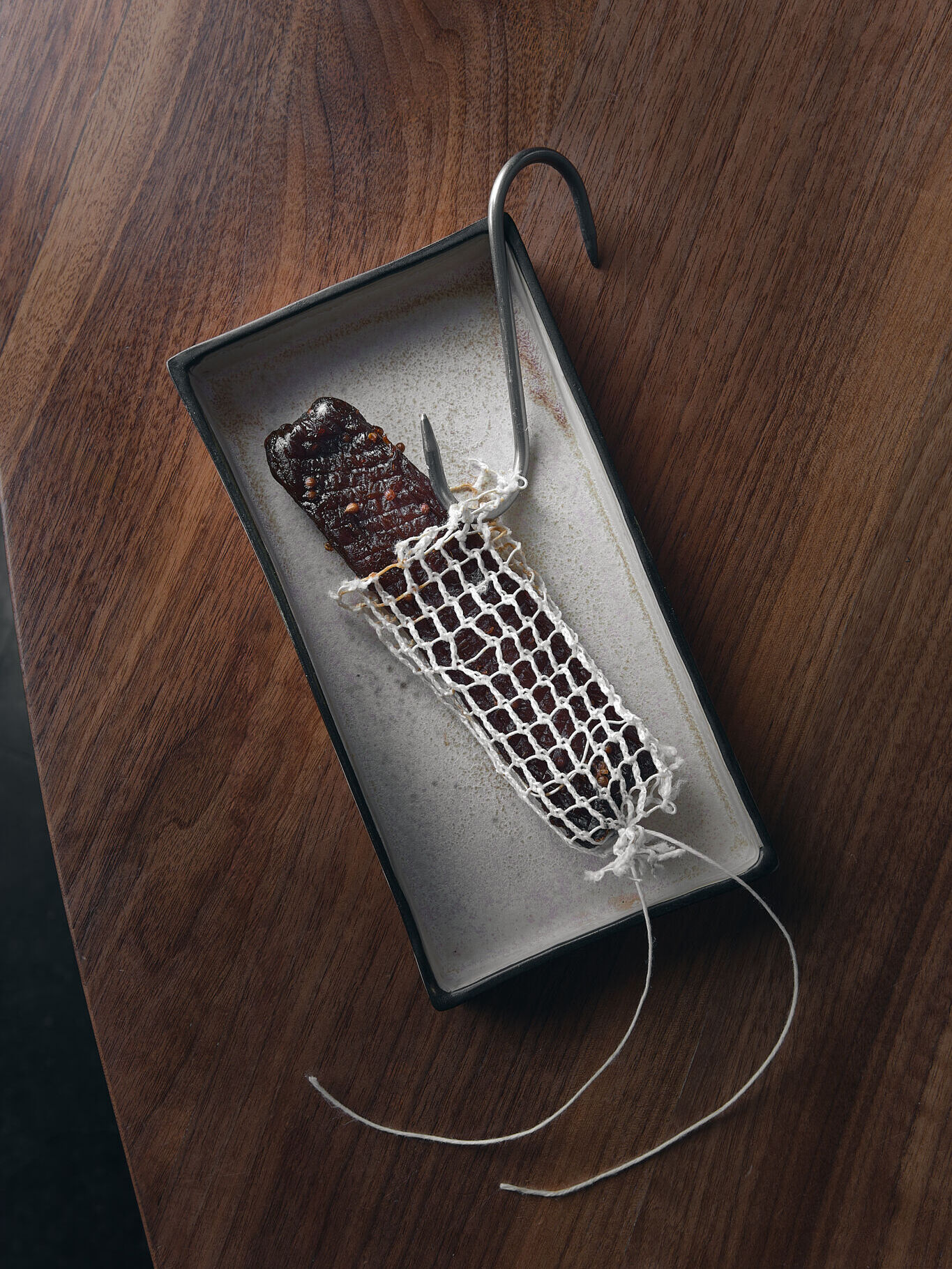 La cuisine, c’est aussi — et surtout — une histoire de beaux produits.
Avant le geste, il y a la matière.
Avant la technique, il y a le choix.
Un produit juste, respecté, travaillé avec précision.
Le reste suit.
____
NL 🇧🇪
Koken is ook — en vooral — een verhaal van mooie producten.
Voor het gebaar is er de grondstof.
Voor de techniek is er de keuze.
Een juist product, gerespecteerd en precies verwerkt.
De rest volgt vanzelf.
____
EN 🇬🇧
Cooking is also — and above all — about great produce.
Before the gesture comes the ingredient.
Before technique comes the choice.
A product respected, handled with precision.
Everything else follows.
#Menssa #ChristopheHardiquest #CuisineDEssence #GreatProduce #HauteCuisine #BrusselsFood #BelgianGastronomy
Menssa by @christophe.hardiquest
💻 www.menssa.be
✉️ restaurant@menssa.be
☎️ +32 2 346.66.15
📍 Avenue de Tervueren 453, 1150 Bruxelles
📸 @anthonyflorio
@romain_longchamp @nico.beaudey @dessartjulie @madison_mtn