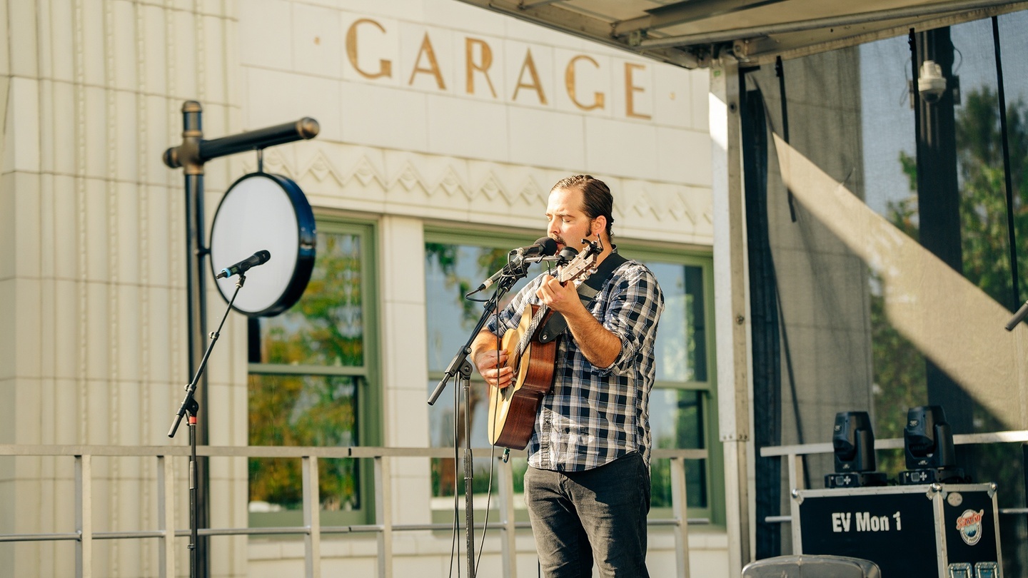 We had a fantastic time at Barrelworks on Saturday, and we hope you did too! A big thank you to everyone who joined us, as well as our amazing sponsors and partners. Together, we raised money to fight hunger with Second Helpings—cheers to making a difference!