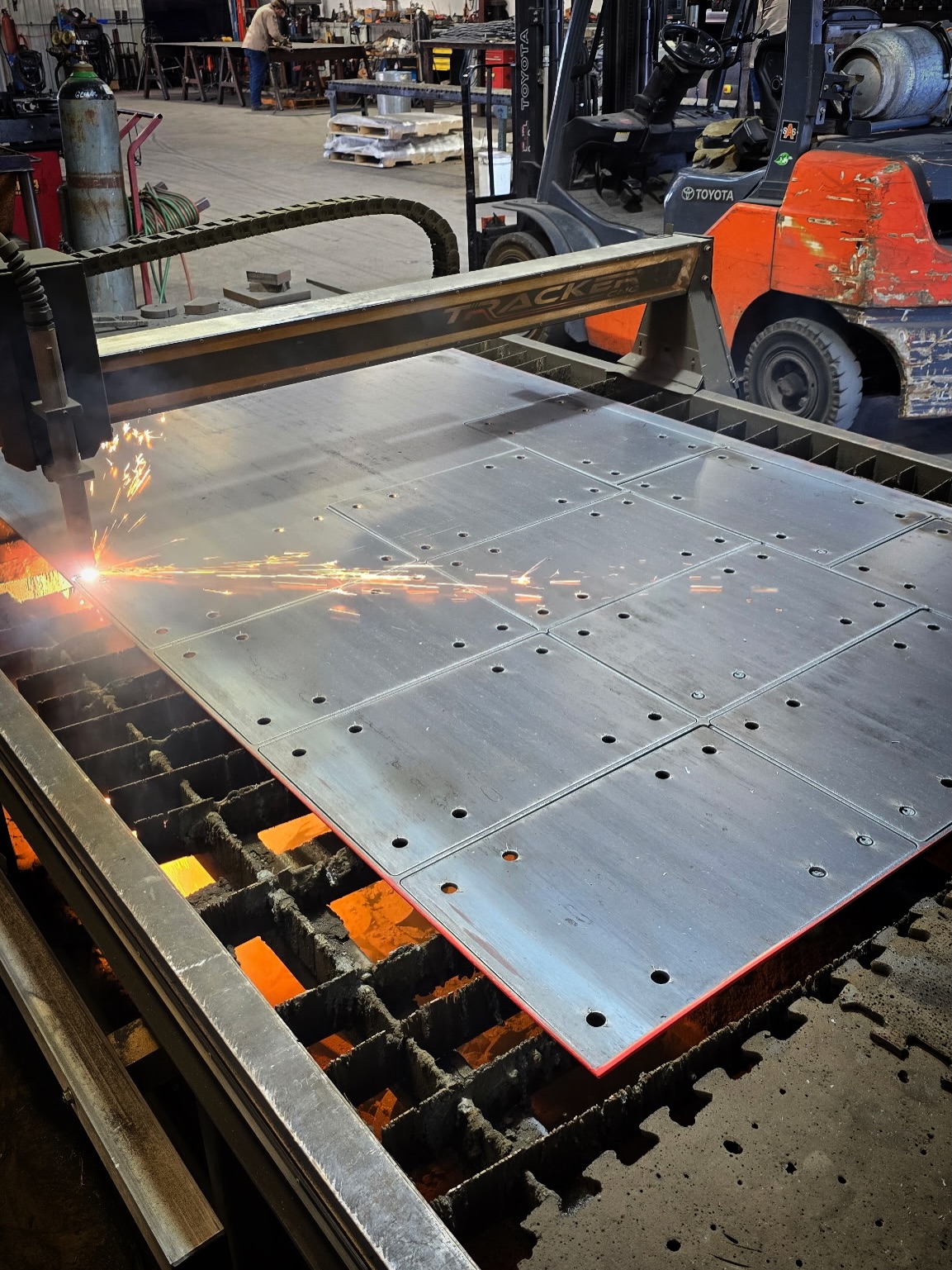 Built to support more than just beams, built to last. Custom steel brackets fabricated right here in Granbury. From concept to install ready. If you need precision, welding or custom fabrication in North Texas, we’ve provide the support you need literally and figuratively! 👨🏭👨🏭
#supportyourlocalwelder #customfabrication #weldinglife #granburytx