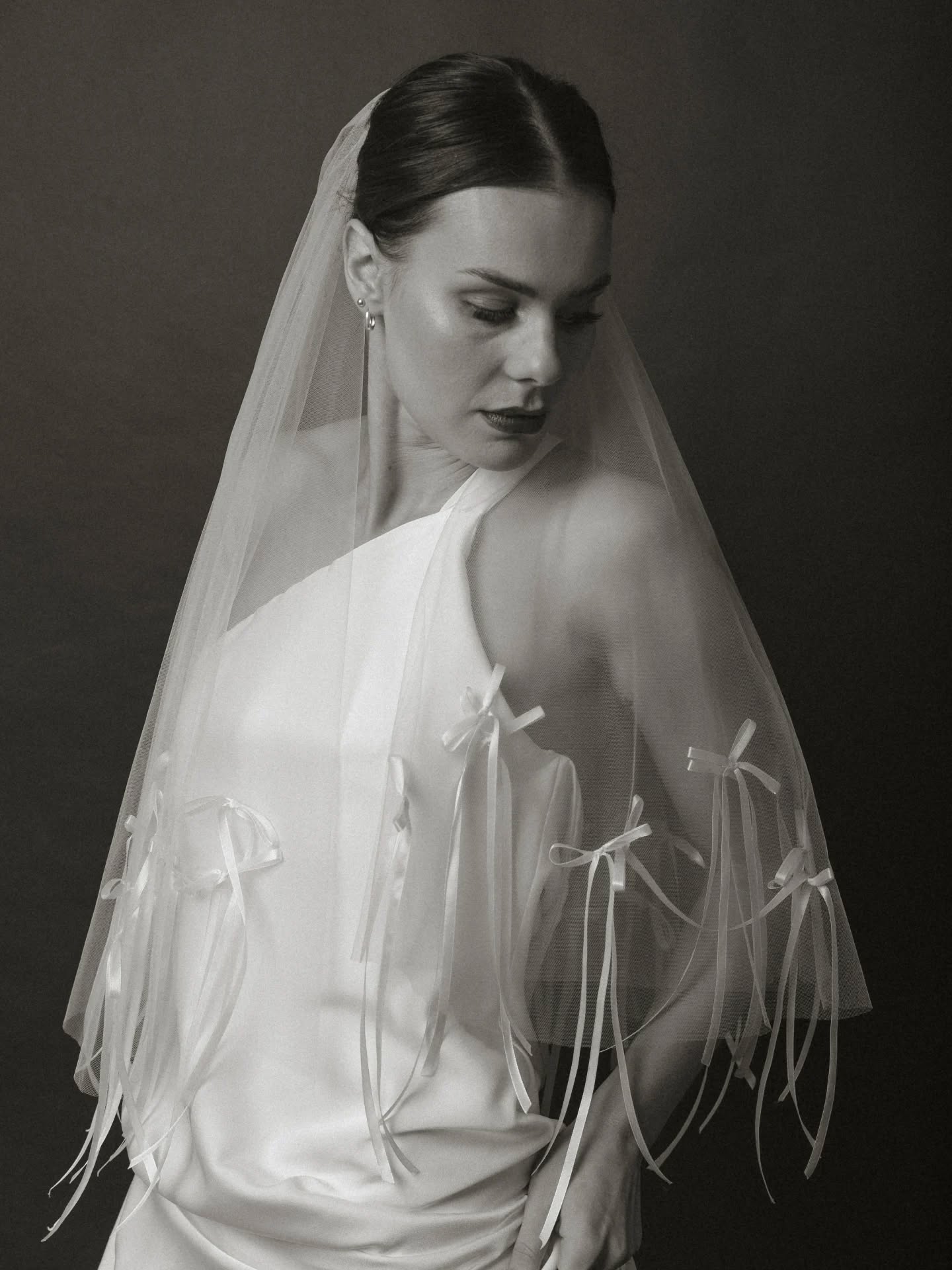B O W
I am currently making a bespoke veil inspired by this veil, and I am SO excited ✨️
My veils are there to be inspiration for something uniquely you✨️
📷 - @emilyhugophoto
#veil #bespokeveil #weddingınspo