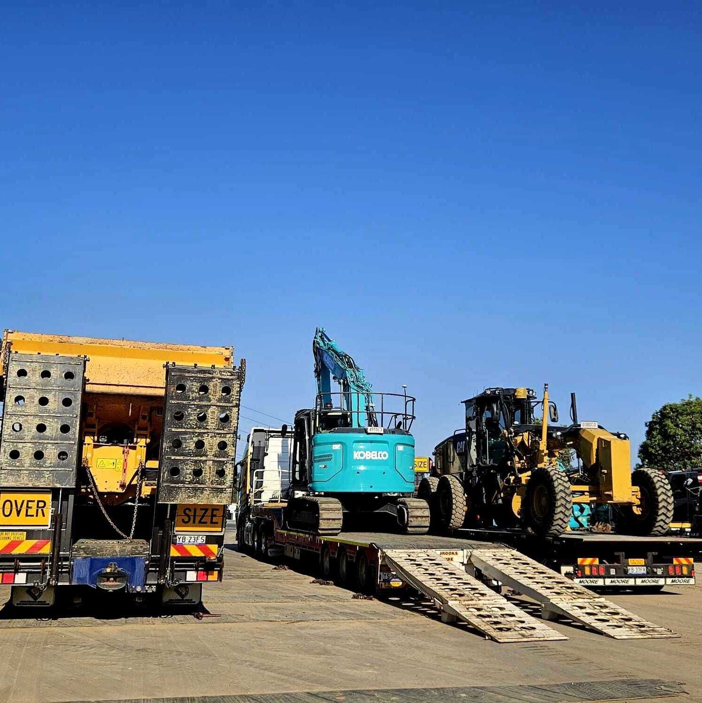 It's all happening today, loaded up and ready to go.
Low hour gear, site compliant and backed by a team that gets it.
Simple as that.
Excavators, Dump Trucks, Graders you name it 👉 Lock in your next hire now.