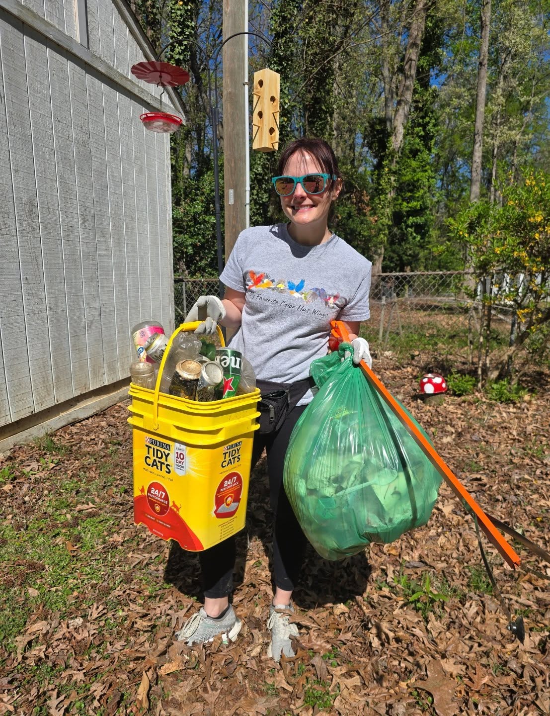 Headed over to the Hindu Center and cleaned up 8 pounds of trash from the parking lot and Campbell Creek Greenway entrance! Cool and sunny - who could ask for anything more?
Me. I could ask for rain for our plants. 💚🙏🦋