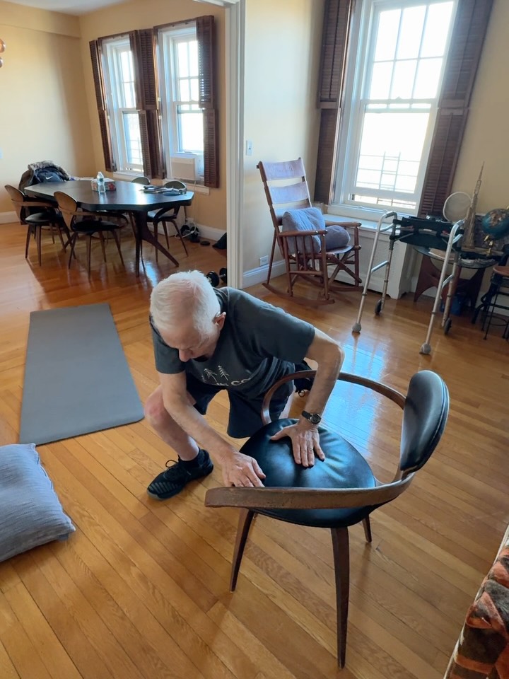 Never give up.
Bob is also remembering lots of movements better (has early Alzheimer’s)
•
Swipe left to see a tougher attempt from 2 months ago
#strengthtraining #personaltrainer #fitnessmotivation #onlinecoach #fitnessjourney
