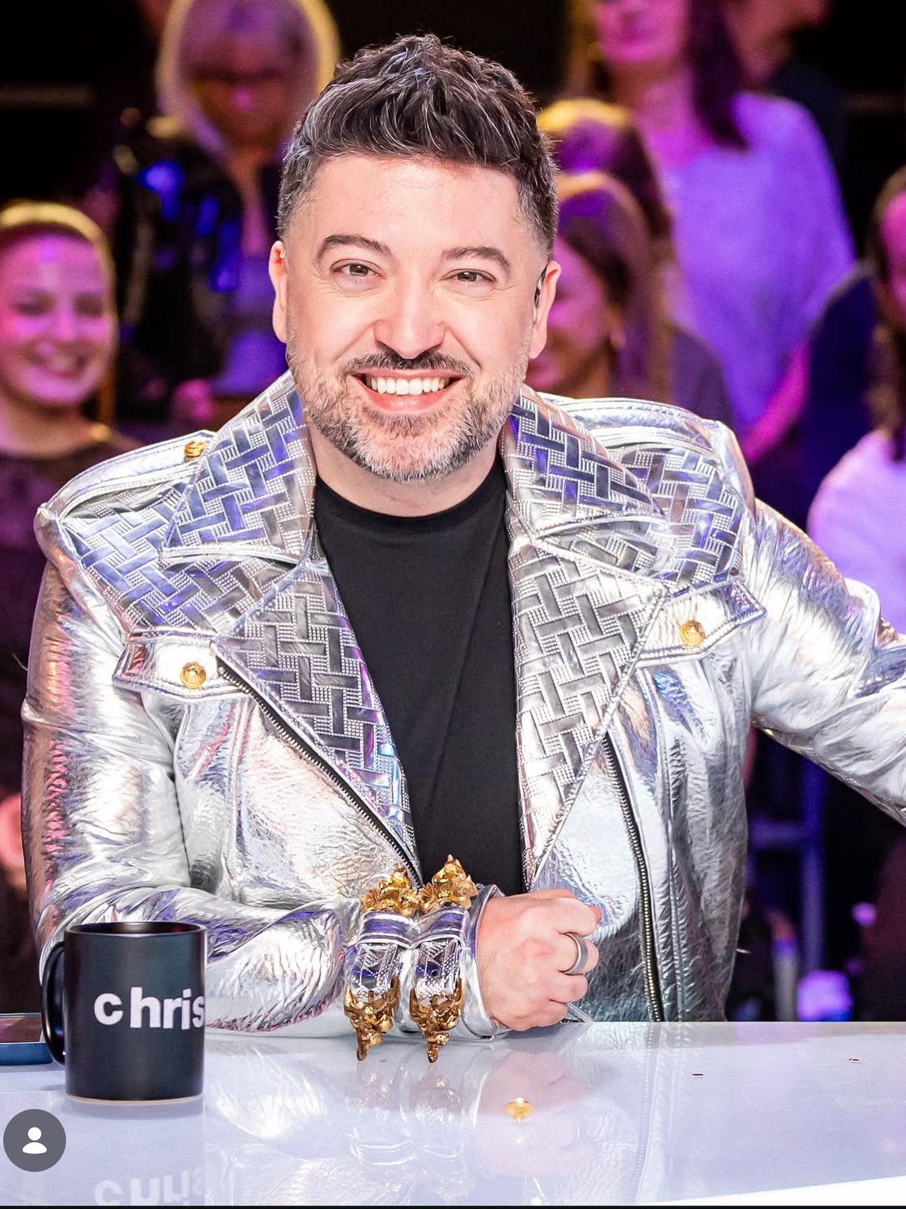 A new season with @lechrismarques ✨❤️ for @dals_tf1 🪩
👗 by @auroredonguy ❤️
Thank you @mon_truc_en_plumes_ for your help and talent ❤️
.
Thanks my team @max_ime_pct @reeceadlam
.
#fashion #design #chrismarques #dals #veste #gg