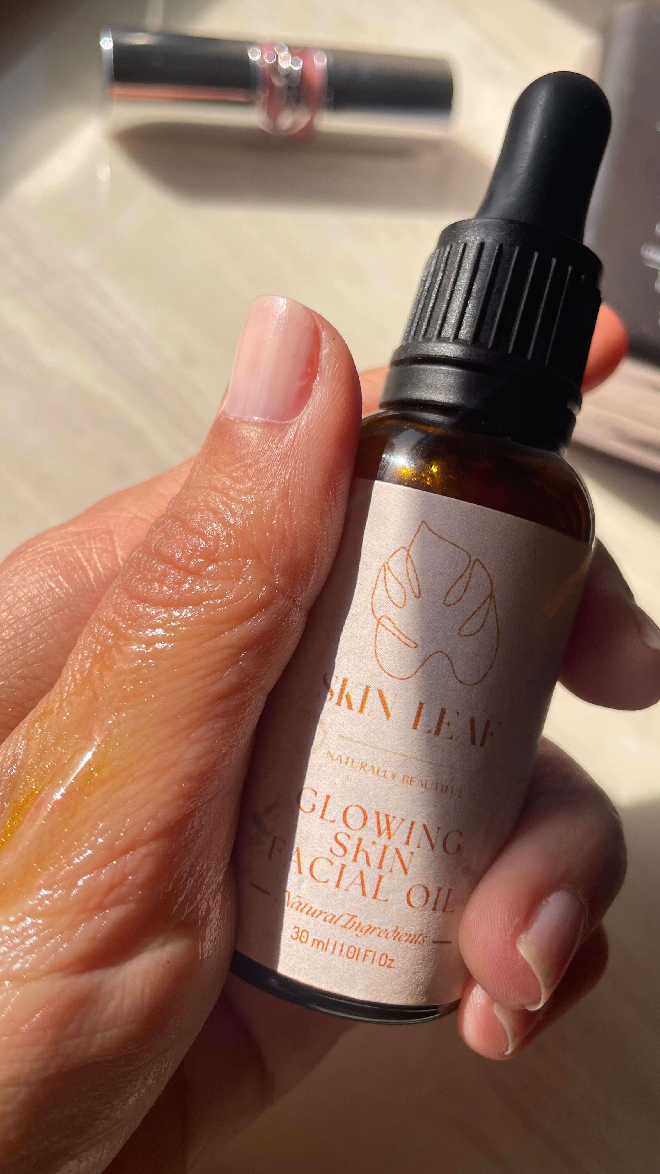@diorbeauty just launched a serum with shimmer ✨ Cute. But We’ve been doing that since 2020 but better and cleaner.
Our Glowing Skin Facial Oil, the original glow-up, no fragrance, no fillers, no fashion house markup.
She’s not a dupe. She’s the whole blueprint. 🩷
We don’t follow trends, we just wait for them to catch up.🍃
#SkinLeaf
#GlowingSkin #Tanner #CleanBeauty #Diorsolar