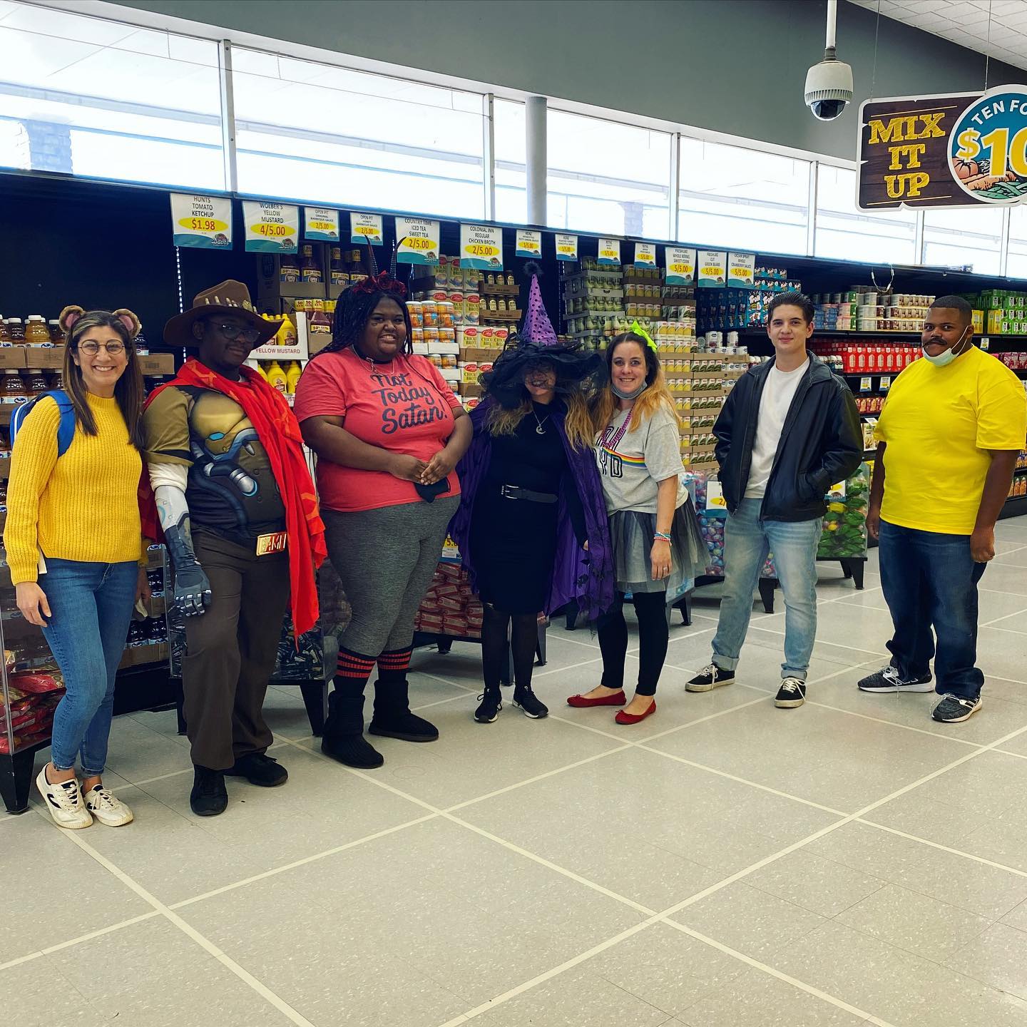 Happy Halloween from everyone here at Dave’s! 🎃
We love celebrating and dressing up in fun costumes, which one is your favorite?!
