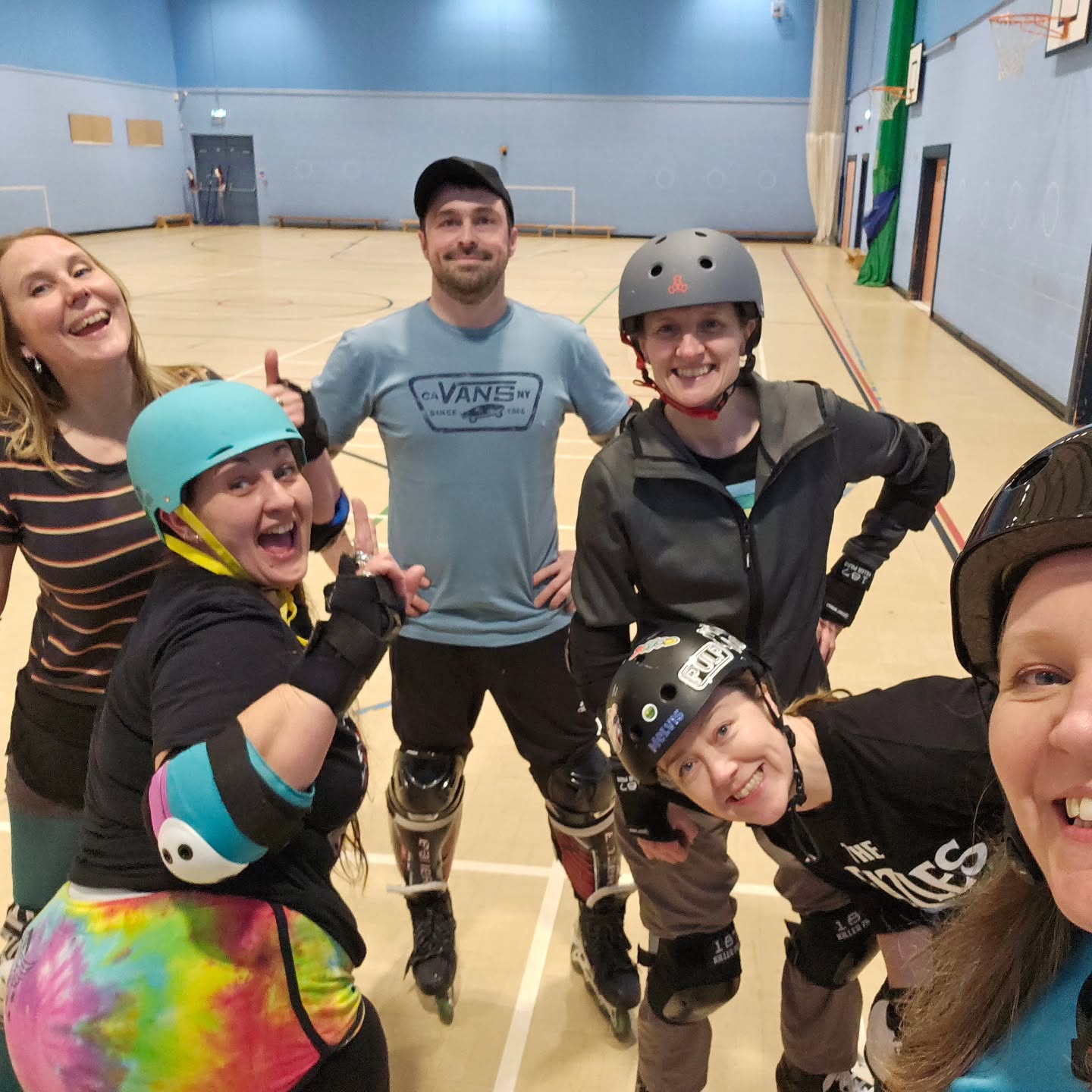 Tonight was a balloon party to celebrate skate fitness turning 8, and all the April babies in our little skatey family (of which there are more than average!)
Quote of the night:
"I thought this was supposed to be a party?!"
Well, sweating and working hard is my kind of party! 😂😂
This lot make me laugh.
I love Thursdays ❤️
Join us some time why don't ya?
Www.skatefitness.co.uk to book your slot
#skatefitness #fitnesscanbefun #teambeetroot #rollerskating #balloonparty