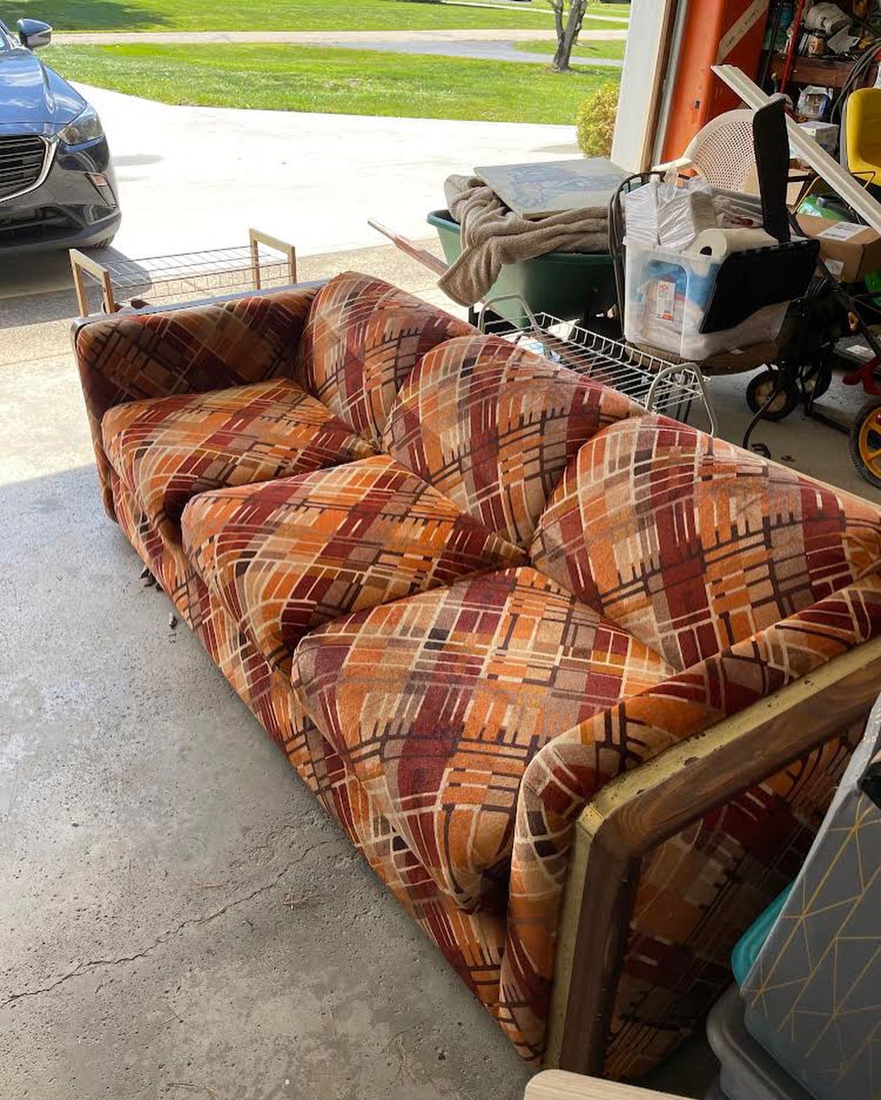 Don’t sleep on our cushion restuffing service!
It’s a great option for one of a kind vintage pieces with special fabrics. Foam is usually the first thing to wear out on older pieces. Consider giving your unique vintage pieces a second life with new cushion foam!
#614living
#vintage
#vintagefurniture
#upholstery