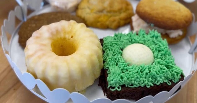 🎉 Get ready… IT’S COMING!! 🎉
Our MASTERS-themed Samplers, Peach Ice Cream Sandwiches, and Pimento Cheese Biscuits are making a comeback! 🍑🥪
📅 STARTING TOMORROW — we’ll be baking throughout the night to make sure you have delicious and fun Masters-themed treats available ALL DAY SATURDAY and through NEXT WEEK!
⚠️ Please note our special hours next week:
🕚 Monday–Friday: 11 AM – 5 PM
🕙 Saturday: 10 AM – 2 PM
Normal storefront hours resume after Masters Week! Don’t miss out! 💛🏌️♂️