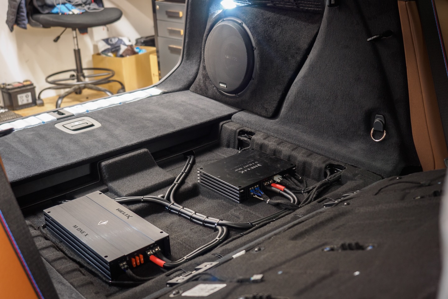 Our latest system was a full Harmon Kardon upgrade for @mangreen.m3t new G21 M3 Touring.
Helix V Eight DSP
Helix M One X
Helix Ci5 8” under seat
Morel Reference front end (active)
Morel Performance rear end
Hertz MPS250 subwoofer
Tuning Solutions digital integration
Mega sounding system that knocks the socks of the factory Harmon Kardon!!
#caraudioinstallation #bmwaudio #morel
@audiotecfischer @morel_uk @audiotecfischeruk