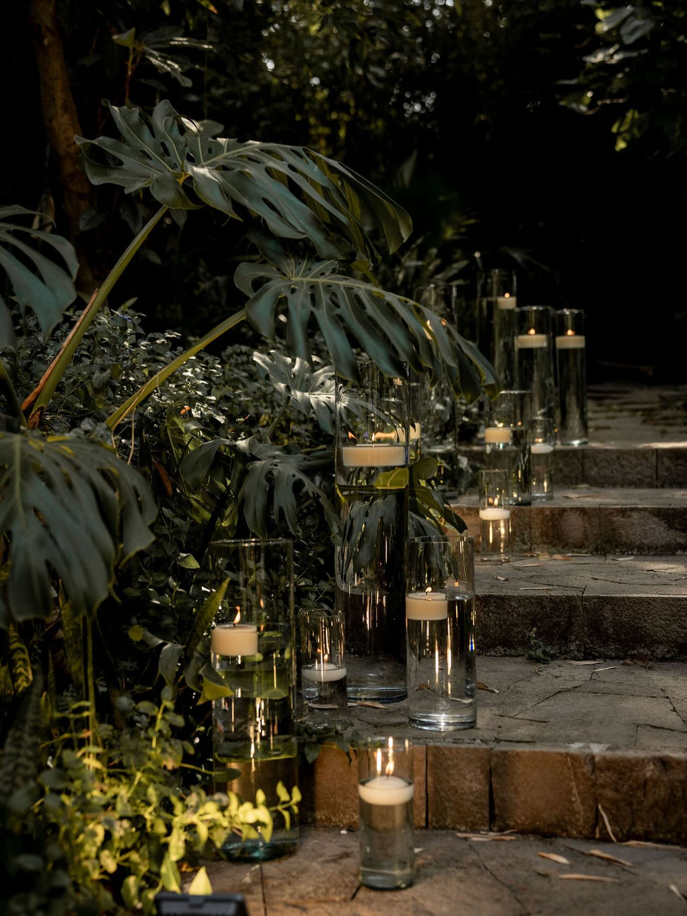 Candles lighting the way to dinner - simple, effortless, and quietly romantic @ranchojuantepec