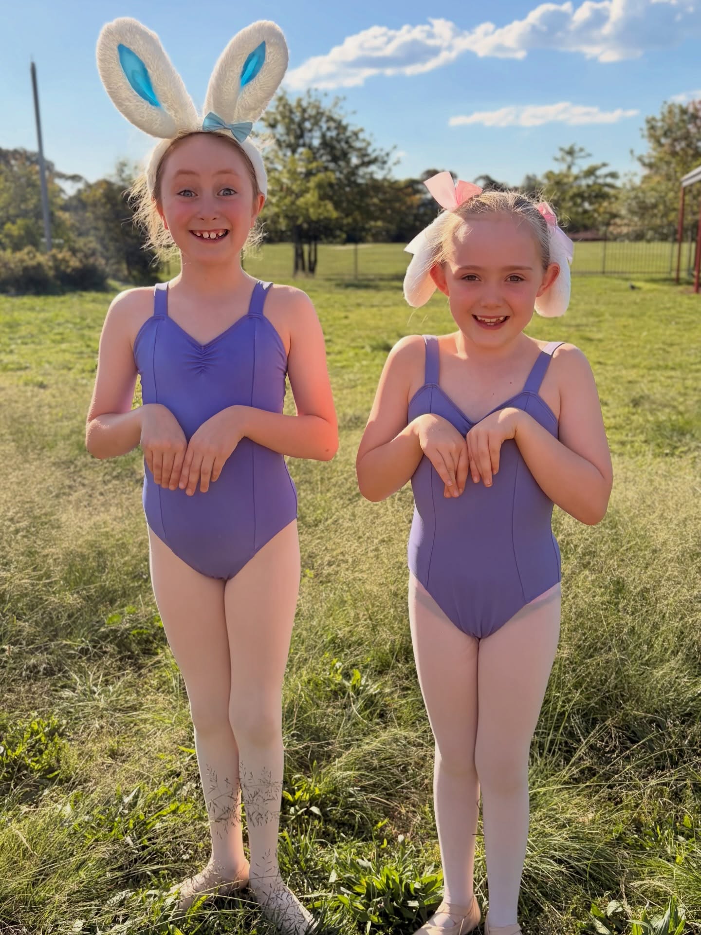 Happy Easter OnBeat families!
We hope you are all having a beautiful long weekend filled with lots of chocolate!
How cute are these two Easter bunnies Kenzi and Adeline?! 💜🐰🍫
@rach.cutmore 🐰