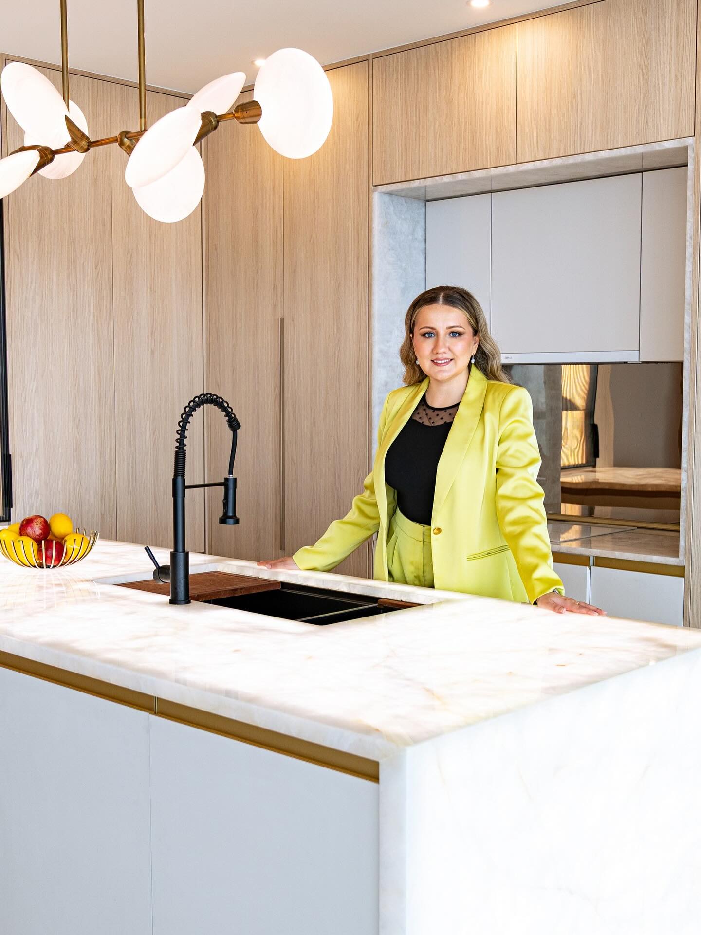 One of my favorite moments —
standing inside a space that once existed only as an idea 🤍
Every detail here was thoughtfully designed:
from the soft wood tones to the sculptural lighting and perfectly balanced proportions.
This is what I do —
I turn visions into spaces you can actually live in.
#deisgnkitchen #idiaforkitchendesign #contemporary #interiordesignmiami #highenddesign