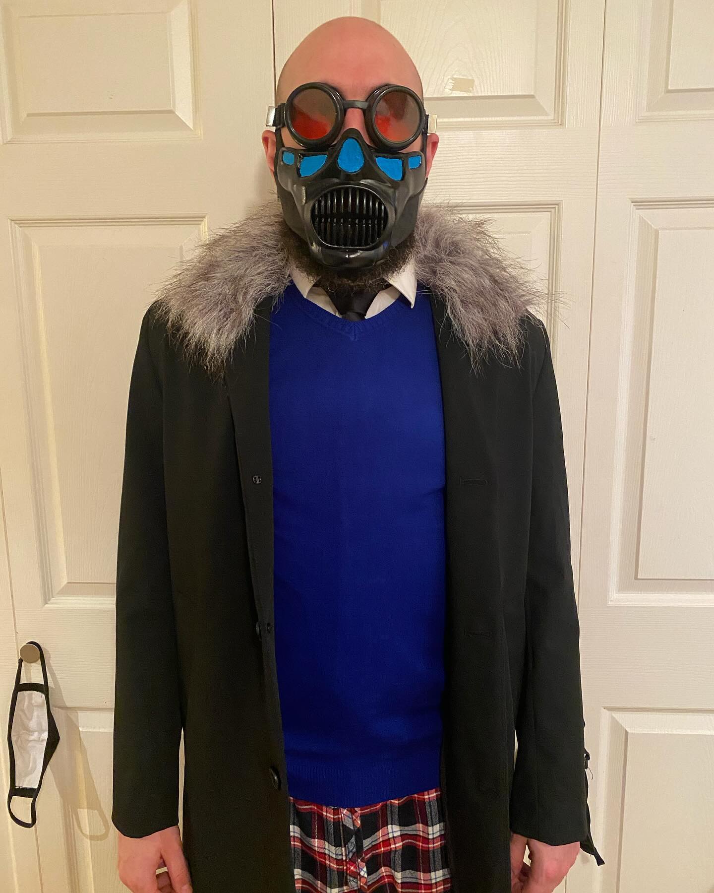 Those of you who have followed this account for a while know how it’s pretty much impossible to convey how much R&D and testing went into the costumes in a single post. So many mirror selfies and failed 3D prints. Dozens of dollar store and value village trips. Rusting things on the balcony, then grinding and dirt spraying them in the bathtub, then storing them away until it was time to shoot. Thank you to a very patient cast who let me bother them every few months to test a costume, with no clear date for when said costume would be used. At times I felt like I was going insane while making everything, and every member of the cast was encouraging and happy to play along. I didn’t know what to expect going into the @leoawardsbc, but winning Best Costume design is incredibly gratifying in a way I didn’t expect: A deep validation of the process. Thank you to all of you who replied to stories and posts and during that very strange time deep in the pandemic. You help keep me company and that made the world feel a little less lonely. #tbt