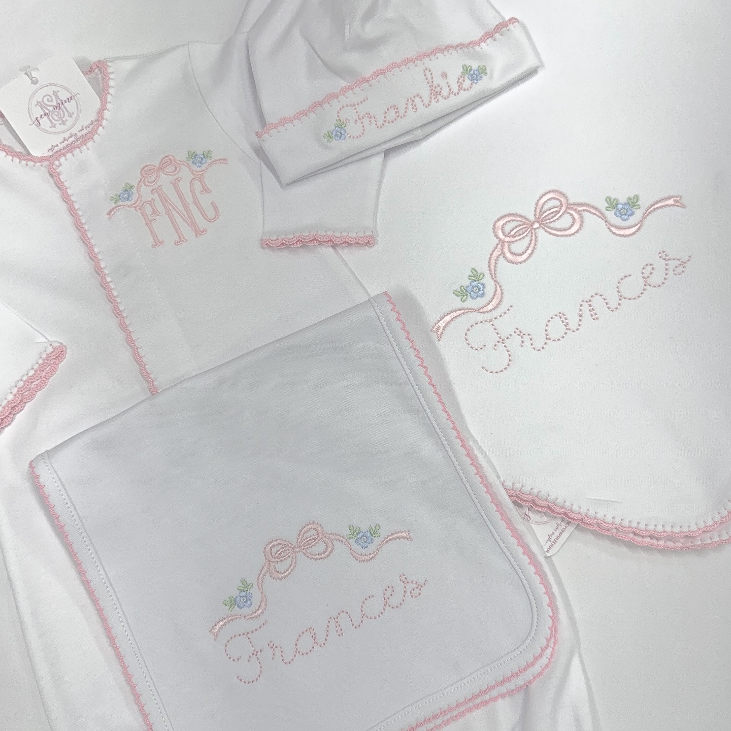 sweet & classic for Frankie’s gender reveal box🫶🏼💕🌷