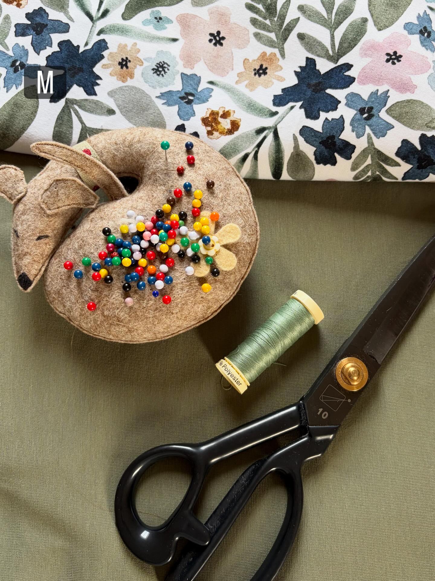 A little sneak peek of something softer… 🌿
Muted florals paired with deep olive tones — made for slow walks, woodland paths, and stylish hounds.
Coming soon…
Inspired by sighthounds, loved by all breeds 🐕
#snoodsfordogs #dogsofinstagramuk #dogaccessoriesuk
#sighthoundsofinsta