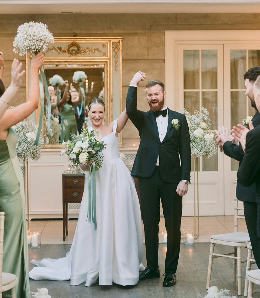 We were thrilled to receive this amazing album of photos of Sarah and Philips recent wedding so beautifully captured by the fabulous @rafal.borek.photography. The day was amazing so full of love and fun. The attention to detail was second to none. The dream team on the day were :- Venue @tankardstownhouse .
Photographer @rafal.borek.photography Video @makemydayproduction .
Hair Stylist @clairebarryhair .
Makeup @maryellendarbybridal .
Celebrant @billy.celebrate.
Ceremony Music @castle_stringquartet And the florist and decor stylist on the day were yours truly @totalflowerdesigns . We would like to wish Sarah and Philip all the love and happiness for their future together