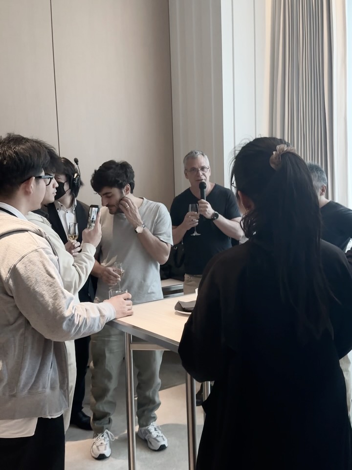 .
2026 WIXエグゼクティブ来日記念
Web制作会社/代理店向けイベント
に参加させていただきました。
新製品のHarmonyとBase44の日本ローンチを記念して
今回イスラエルからWIX CEOのAvishai Abrahamiや
BASE44のCEO Maor Shlomoとも
直接お話しさせていただく機会をいただきました✨
いつもお世話になっているWix Japanのみなさんや
WIXパートナー会社のみなさま。
素敵な機会を与えていただきありがとうございました。
新しいAIシステムに覚えいくのがやっとの状態だったですが、
し