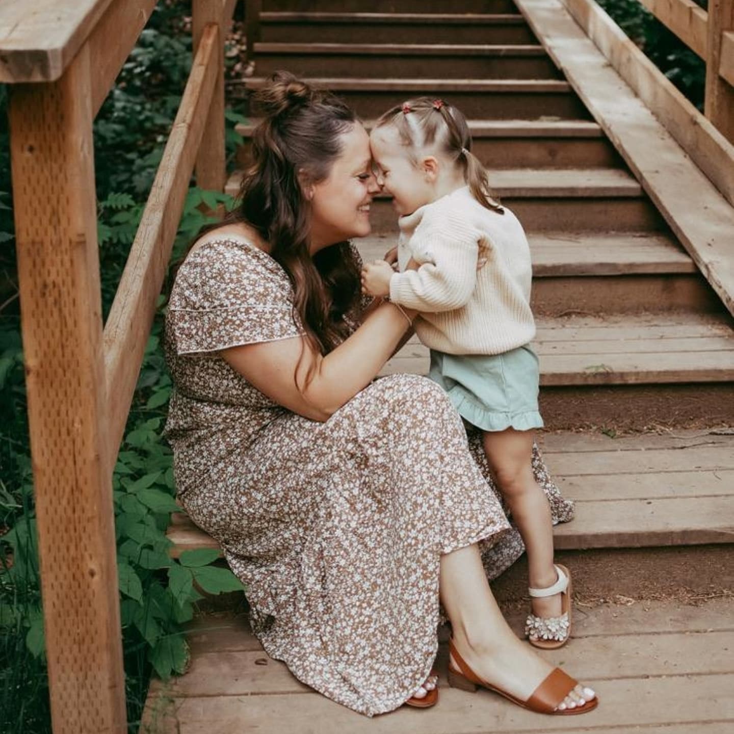 This family was literally the sweetest!! I haven’t done a post in a hot minute, and I have LOTS of amazing sessions to share. I'm going to try my best to post a few this week. But this family should make your day better. :)
Red Deer family photography / Red Deer photography