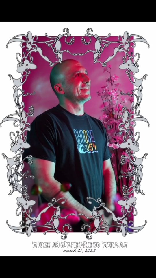 Stepping into The Silvered Thaw exhibition wasn’t just about viewing art, it was about stepping into an experience.
Through her work, @khamiiiii transformed an office inside @theartoflaw_ Gallery into a space for reflection, inviting guests to slow down, engage, and look inward. Her interactive approach blurred the line between artist and audience, turning the exhibition into something personal and immersive.
Set within the law offices of @khaniauerbach, the night carried an energy that felt intentional and intimate, where every piece sparked conversation and every moment invited connection.
This is what happens when art isn’t just displayed, it’s felt. And when you #Choose954