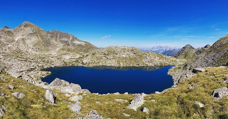 love this view in the Austrian Alps 😍😊☺️
#hiking #austrianalps #nature #backpacking #enjoyingnature #mountains #lakeinthehills