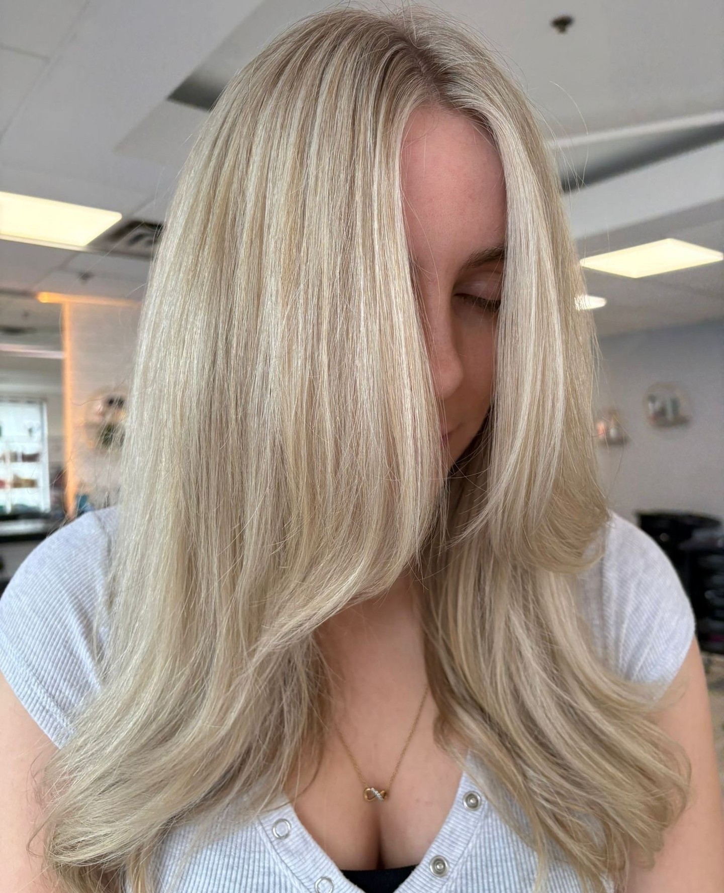 The dreamiest vanilla blonde š¤ Brooke created this look with a seamless blend and a bright, creamy finish.ā
ā
Mother's Day is around the corner, book your mom in for a little well deserved pampering!ā
ā
We š¤ Hairā
ā
#BurnabyBC #BurnabyHairSalon #Burnaby #VancouverHairSalon #HairInspo #HairStylists #Joico #KevinMurphy #HairExtensions #BrentwoodMall #TheAmazingBrentwood #BrentwoodBurnaby #selflove #selfcare