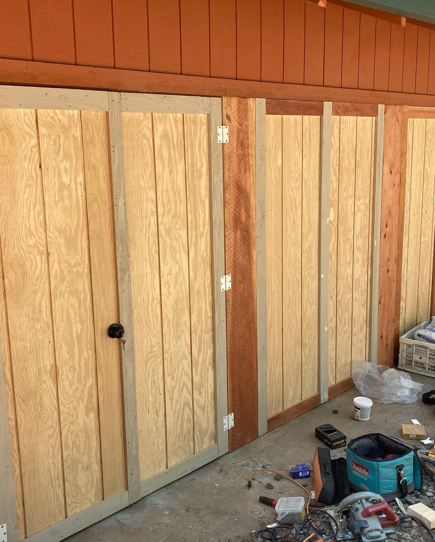 Stoked on how this project turned out. I decided to get rid of the garage door and replace it with a wall and double doors. The garage door and track were taking up valuable vertical space on the farm, and was challenging to insulate in this heat. Now there’s much less evidence that our farm was built in a garage 😆, looks way more like a barn now! 🤗🌱
-
-
-
-
#hydroponics #verticalfarming #organicsoil #knowyourfarmer #cagrown #freshfood #healthyfood #urbanfarmer #mixedgreens #leafygreens #microgreens #nongmo #planthealth #indoorfarming #aeroponics #placergrown #growsomeleafys #growsomemicros #shellridgefarms #localfarmers #nutrientdense