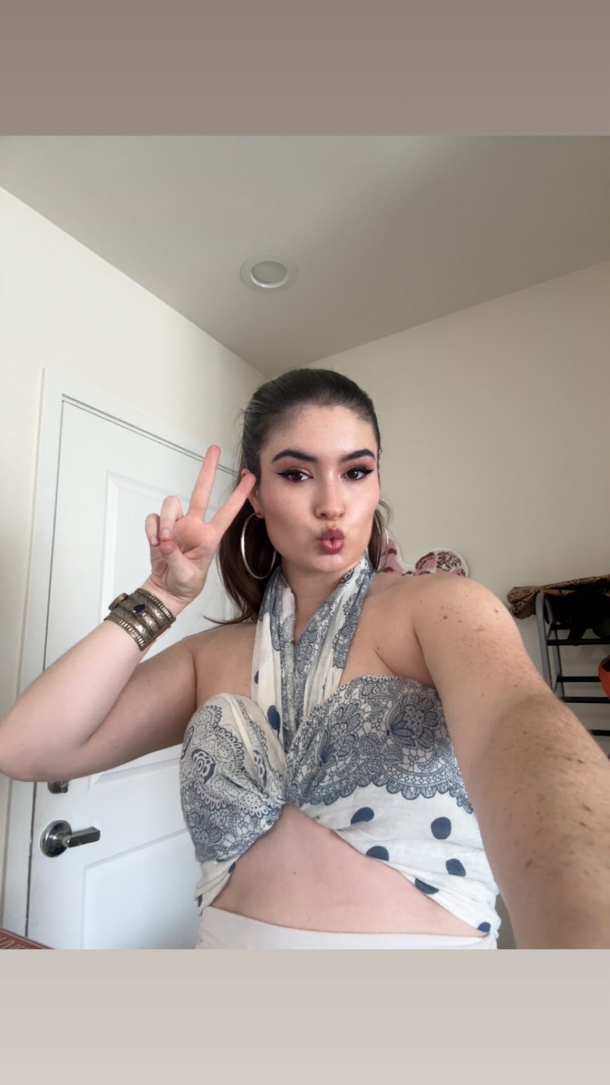 The traditional pre-shoot selfie ✌️😚🤳