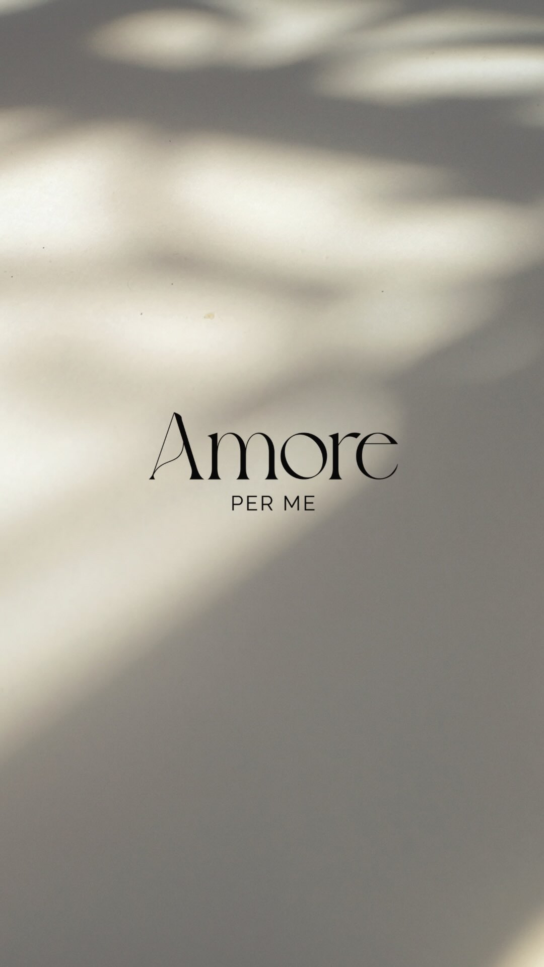 Nos enseñaron a sentirnos seguras y sexys por cómo nos vemos. Pero antes de eso, hay algo más importante: tener un momento para nosotras.
Desde ahí, todo cambia.
Muy pronto, objetos y diseños pensados para estos momentos invisibles.
Descúbrelos en Amore per Me.
#cronicasinvisibles
#lenceriadiscreta
#amoreperme