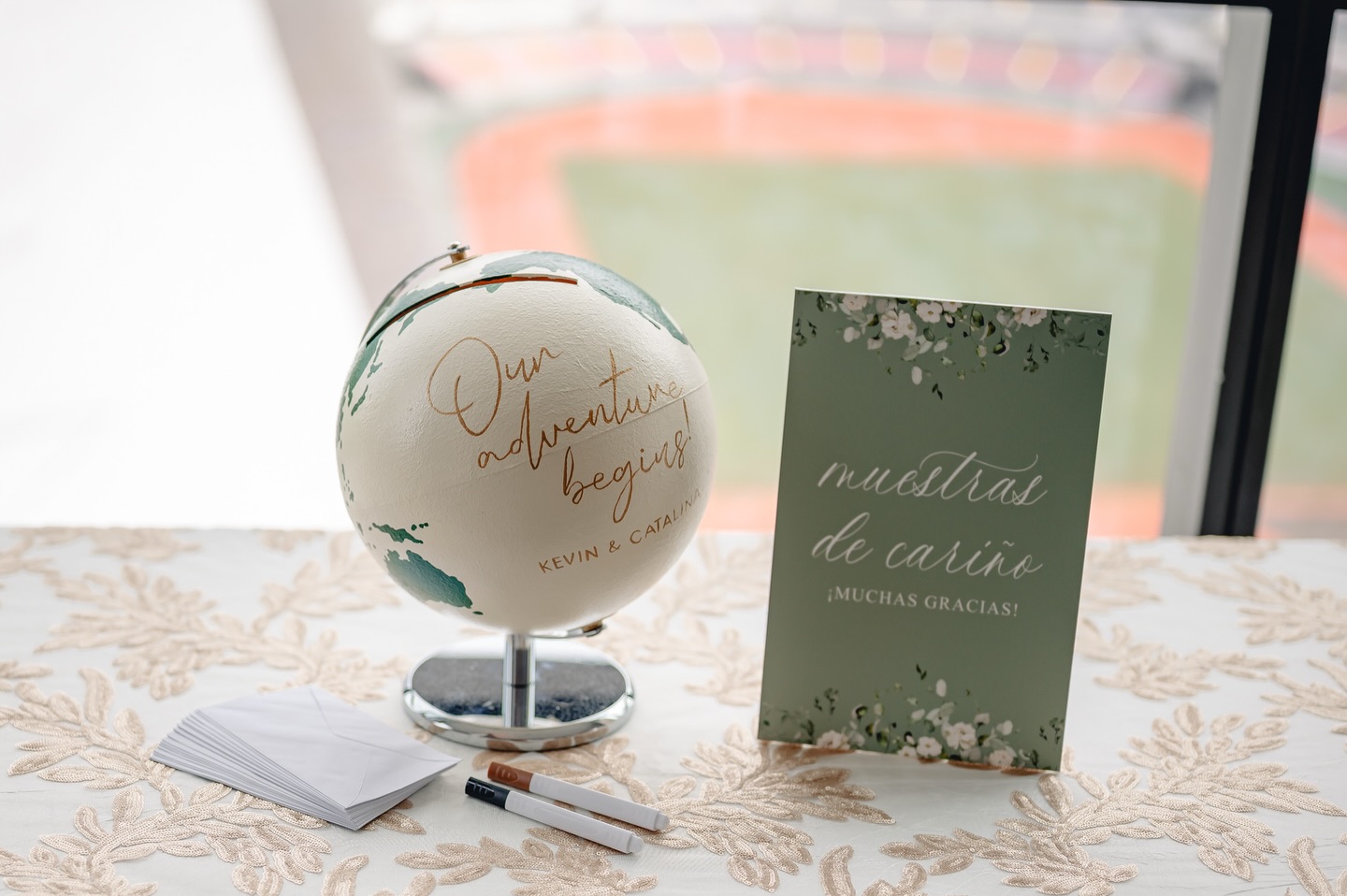 Nuestros globos para sobres o firmas son todos únicos y hechos a gusto de cada pareja! 😍
Planner: @tai.uniendomomentos
