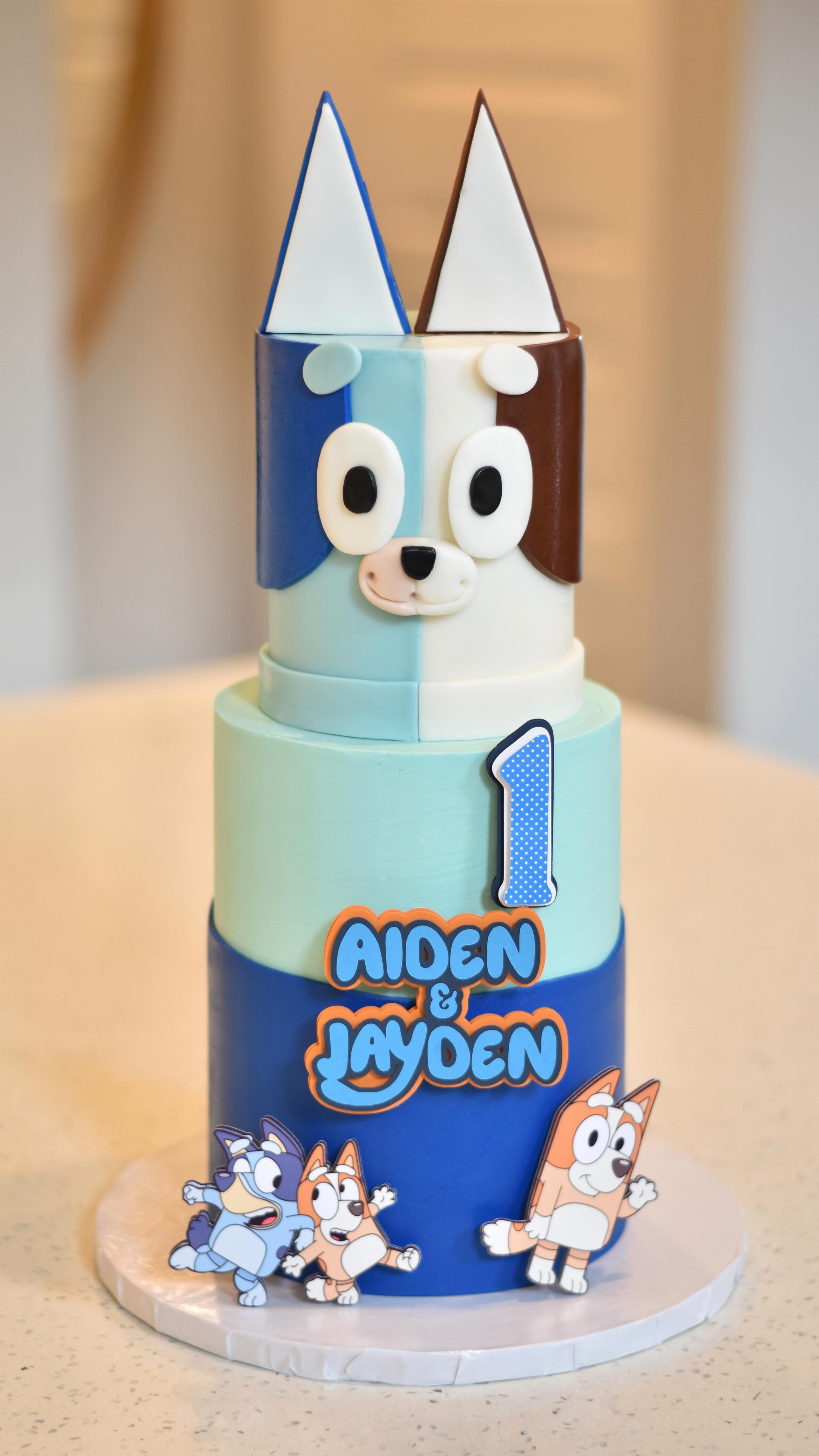 If cute was a competition, you already know this cake is first place!!! 🐶🏆🤩🥰
Aiden & Jayden’s big ONE 🥳🤩
#ediblesbykisses #friscobakery #friscobusiness #friscomoms #dfwmoms
