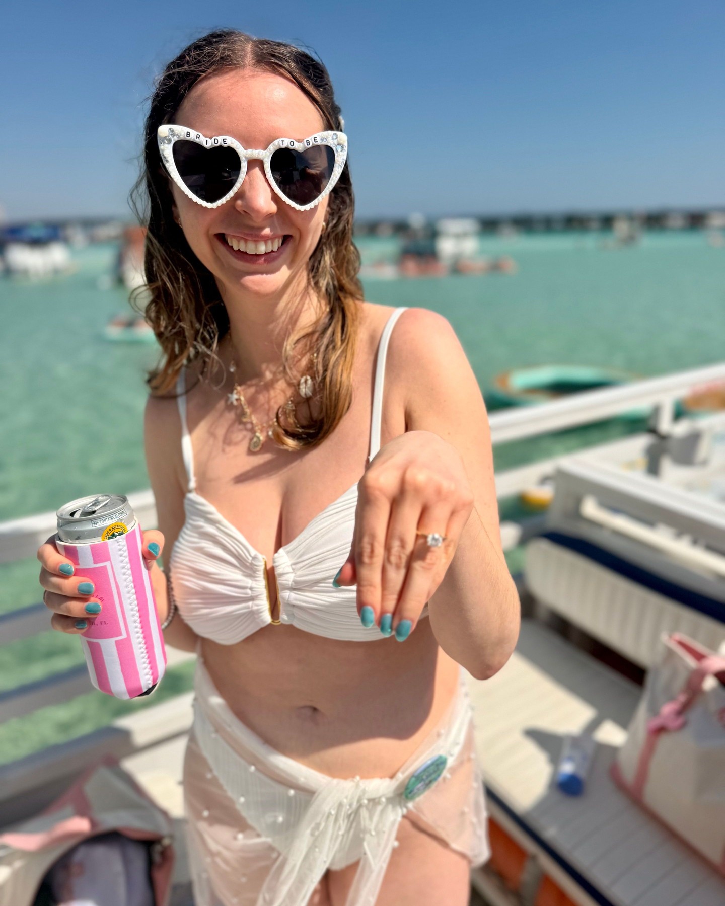 If he put a ring on it, you should come celebrate with us at Crab Island! 👰☀️
📸: @captwendirealtor