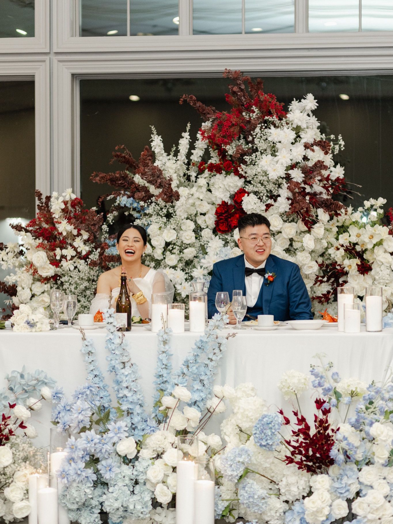 A year ago, we created this beautiful fusion wedding for J + C 🤍
Still so in love with the soft white and blue blooms that set the tone so effortlessly…
with a touch of red at the reception as a bold, meaningful addition ❤️
@milli.events.to
@peachwoodevents
@rainbowchan.weddings
@purpletreephotography
@2deerfilm
@aglowbyjoan
@royproeverything
@gtaliondance
@dancefloorboutique
@eventsdeercreek
#ChinoiserieWedding #FusionWedding #TorontoWeddings #ModernMeetsTradition #torontoweddingflorist