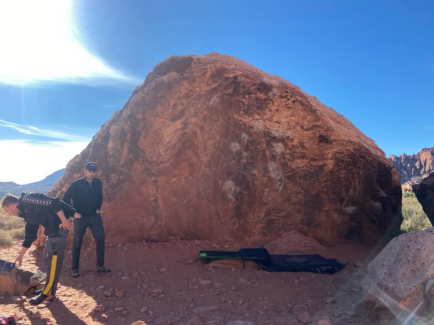Projects to come back to!
Poker chips - V1 (Potato Chip boulder) - I got scared at the top out
The wave - V3 (need to figure out the transition to after the heel hook)
Monkey Bar (lots of variations of climbs to get back to)
Oompaloompa (V5) - v convinced this will go. Skin was ouchy at the end. But there’s a fun knee bar and some slapping rocks involved. Also not scary to fall off of!