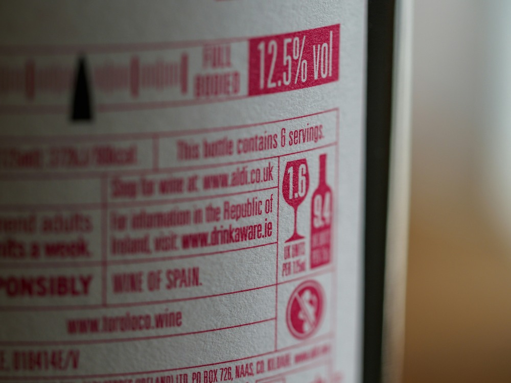 When I first started keto, I remember standing in the grocery aisle for what felt like hours. What should have been a quick trip suddenly turned into a slow, confusing mission because every single packet I picked up seemed to have carbs hidden inside it. One moment I thought something looked healthy, and the next moment the label told me a totally different story. If you’re in that stage of learning how to read food labels, know that you’re not alone — and this guide will help you make sense...Read the full article at the link in bio.
#ketocoachsouthafrica #ketonutrition #ketosouthafrica #ketonutritionist #weightloss #ketodiet #lowcarbsouthafrica #ketocommunitysouthafrica #ketodietsouthafrica