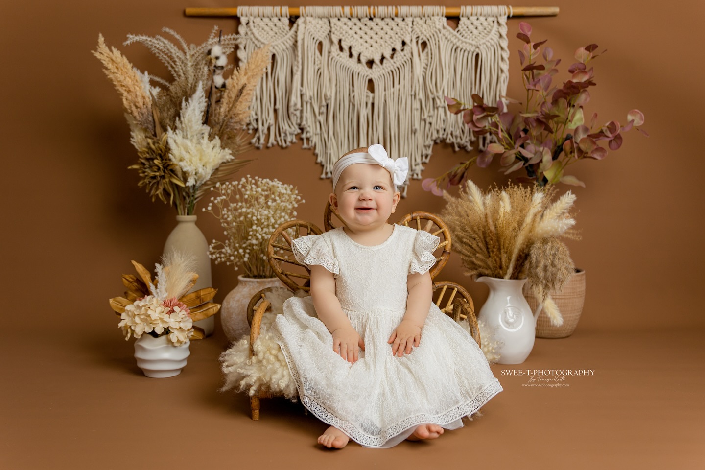 HAZEL | One Year
📸 © 2026 Swee-t-Photography Barossa’s Newborn Photographer
https://www.instagram.com/swee.t.photography/
www.swee-t-photography.com
#barossanewbornphotographer #barossanewbornphotography #barossababyphotographer #barossamaternityphotographer #barossastudio