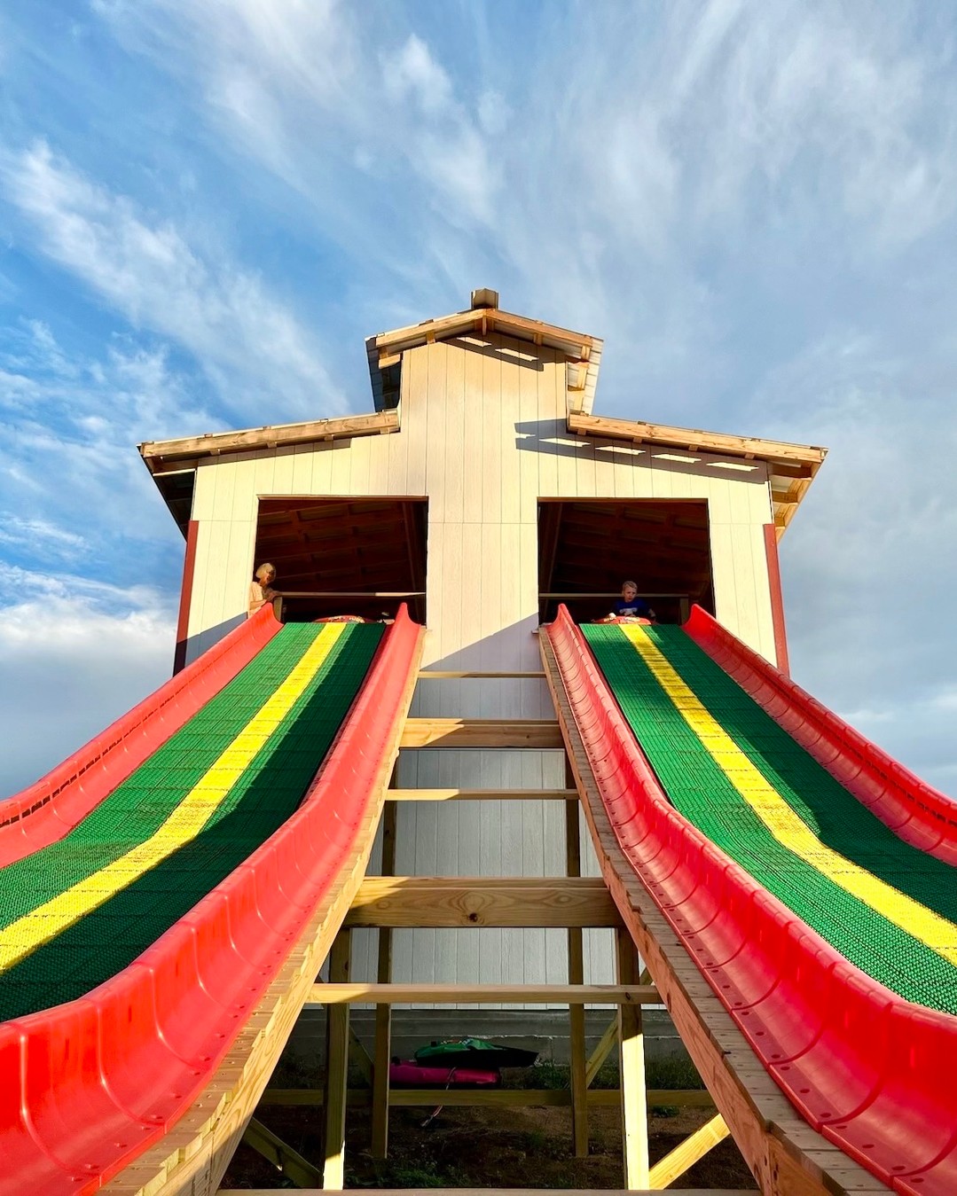 Hey Western Tennessee! Join us this Saturday, 10am - 6pm for Spring Play Day at Donnell Century Farm! 👒🛝🍨 Come out and enjoy the beautiful weather that's forecasted!
What's on the agenda?
🛝 Slides
🐮 Adorable Animals
🌼 Spring Photo Ops
🤸♂️ Jumping Pillows
🎠 Carnival Swings
🚂 Cow Train & Attractions
🍔 Delicious Food
🍋 Fresh Made Lemonade
🍩 Donuts
🍦 Delicious Desserts
🛍️ Merchandise & Store
🪺 Even Egg Hunts!
🎶 Live Music
Directions to the fun 📍 3720 Hwy 70 East, Jackson, TN
Discounted Tickets & More Info: donnellcenturyfarm.com