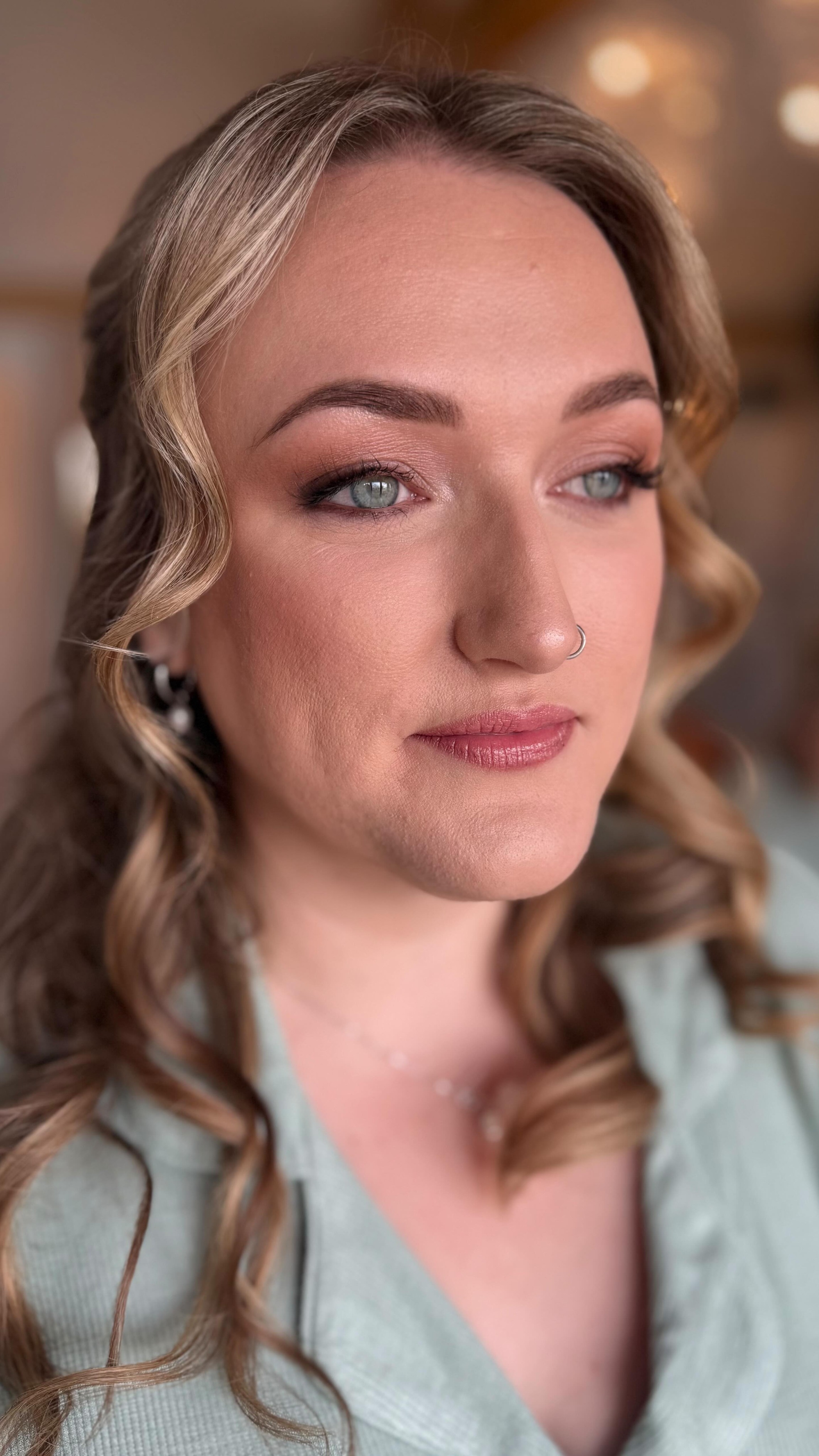 🤍 When it comes to bridesmaids, one of the most common questions I’m asked is whether everyone should have an identical look, or if individuality should be embraced?!
Personally, I love the idea of allowing each bridesmaid’s personality to shine through ✨✨ However, whether this works often depends on the overall style and vibe of the wedding. Some wedding days lend themselves better to a uniform look, while others feel more in keeping with a softer, more flexible approach 🤍
When asked my opinion, my usual recommendation is to find a balance… so rather than replicating the exact same look, instead choose a mutual colour palette (think soft browns, golds, pinks, or neutrals) and tailor each look to suit the individual ☺️🤍 This allows for adjustments based on skin tone, eye colour, personal style, and preference, while still creating a harmonious finish.
For Eleanor’s bridal party, each of her girls stayed within a similar colour story, but every look was refined to complement their unique features—from foundation matching to texture, coverage, and overall finish.
The result? A beautifully cohesive yet effortlessly individual bridal party where everyone feels beautiful and also comfortable in their own skin ✨🫶🏻✨
Venue @coolingcastlebarn
Makeup @helenleemua
Hair @sophistic_hair
#coolingcastlebarn #coolingcastle #coolingcastlewedding #kentbridalmakeup