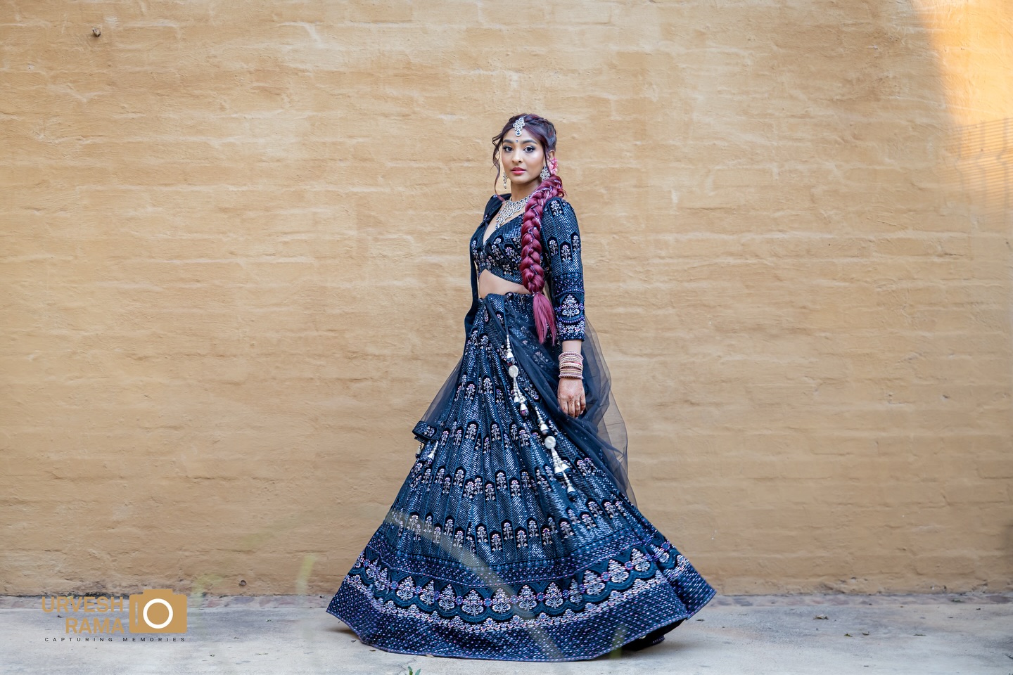 Trishanta’s pre-wedding moments, filled with elegance, energy, and unforgettable vibes 💃🔥
And today… it all comes together
#SouthAfricanWeddings
#WeddingDayVibes
#PreWeddingMagic
#LuxuryWedding
#WeddingPhotographerSA