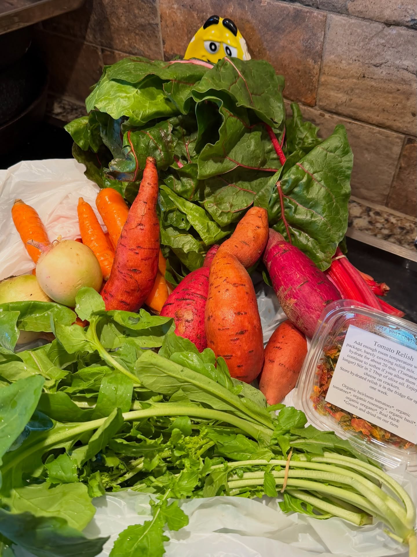 Our Spring CSA started today… and WOW. 🌿🥕🌱
Nothing like that first pickup of the season — fresh, vibrant, and full of inspiration. Here’s what came in the Mini Share:
• Arugula
• Carrots (from Henry Esh, Gordonville, PA)
• Chard
• Watermelon Radishes (from Henry Esh, Gordonville, PA)
• Small Sweet Potatoes
• Dried Tomato Relish
How about making a big seasonal salad with peppery arugula, shaved carrots, organic red wheat berries, and a drizzle of olive oil. Mangiamo 🤌
This is why CSA season is so special — eating with the seasons, supporting local farmers, and letting the produce guide what’s for dinner. 💚
Want to join the CSA?
https://www.westchester.coop/local-food
#CSASeason #EatLocal #SupportLocalFarmers #SpringProduce