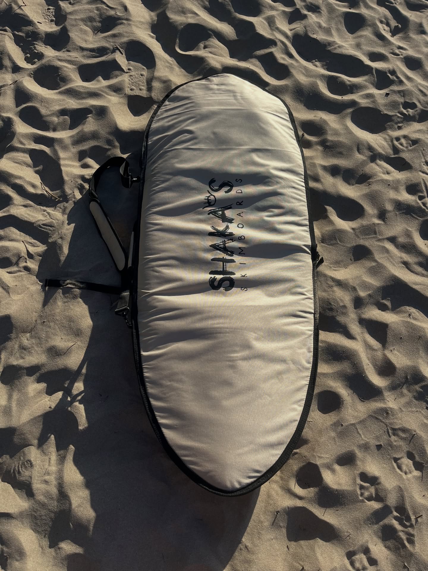 Summer essentials.
#skimboard #skimboardbag #skimboardinguk