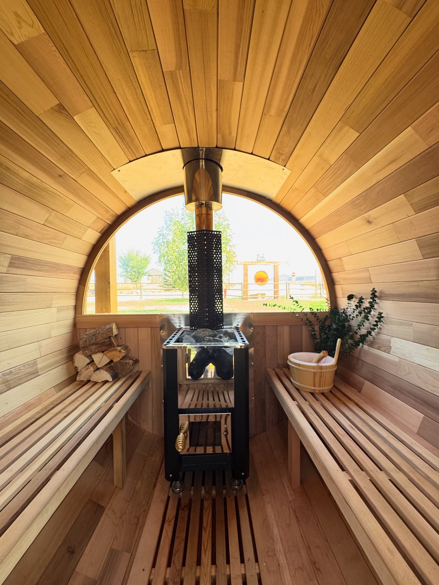 Weather you are camping with us in your RV or Cabin - you have access to our mini hydro spa where you can relax and enjoy all the benefits.
Have you booked your getaway yet ?